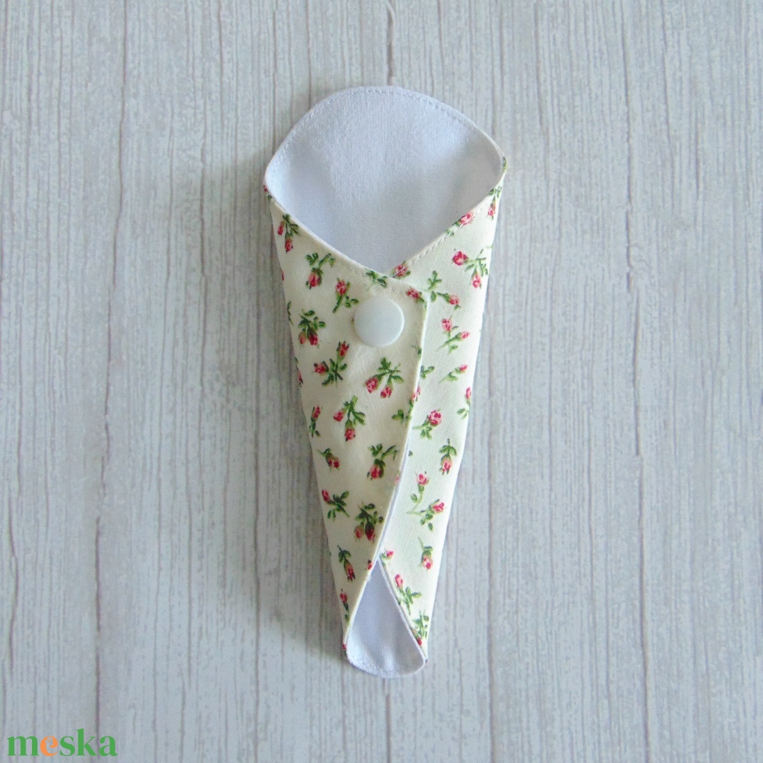 Mosható tanga tisztasági betét / apró rózsaszín rózsák - szépségápolás - intim higiénia - tisztasági betét - Meska.hu