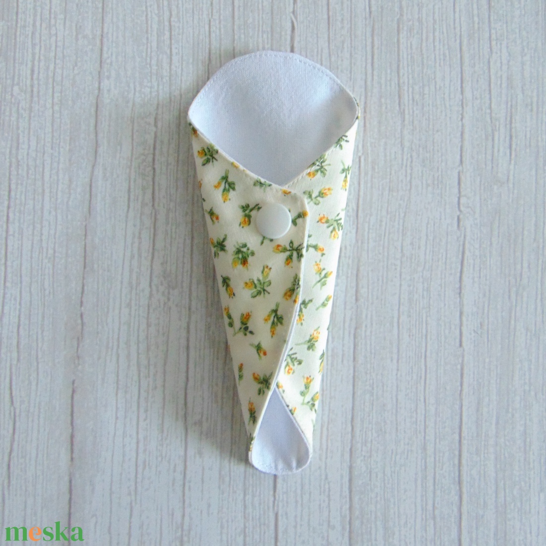 Mosható tanga tisztasági betét / apró sárga rózsák - szépségápolás - intim higiénia - tisztasági betét - Meska.hu