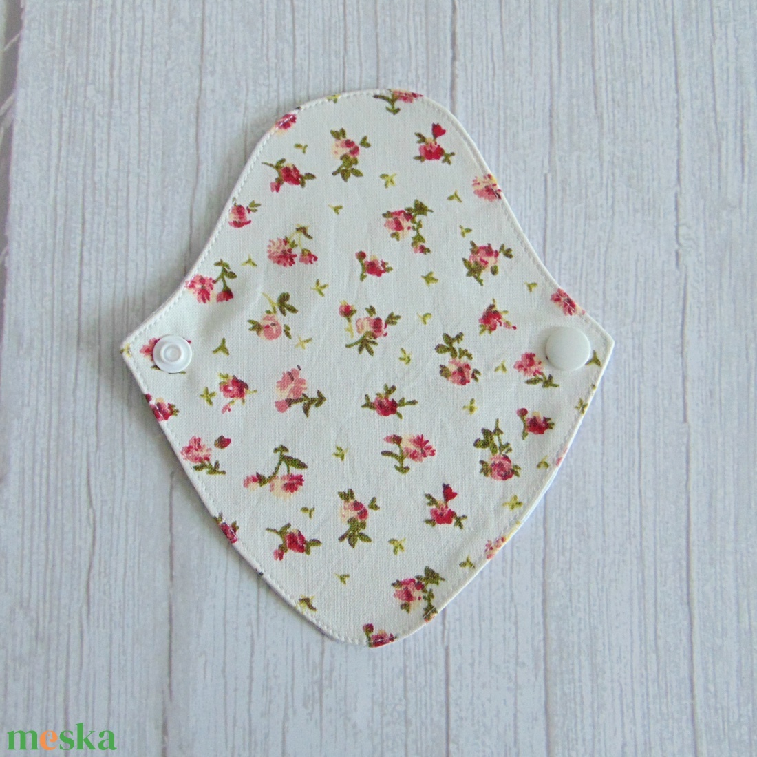 Mosható tanga tisztasági betét / apró rózsák - szépségápolás - intim higiénia - tisztasági betét - Meska.hu