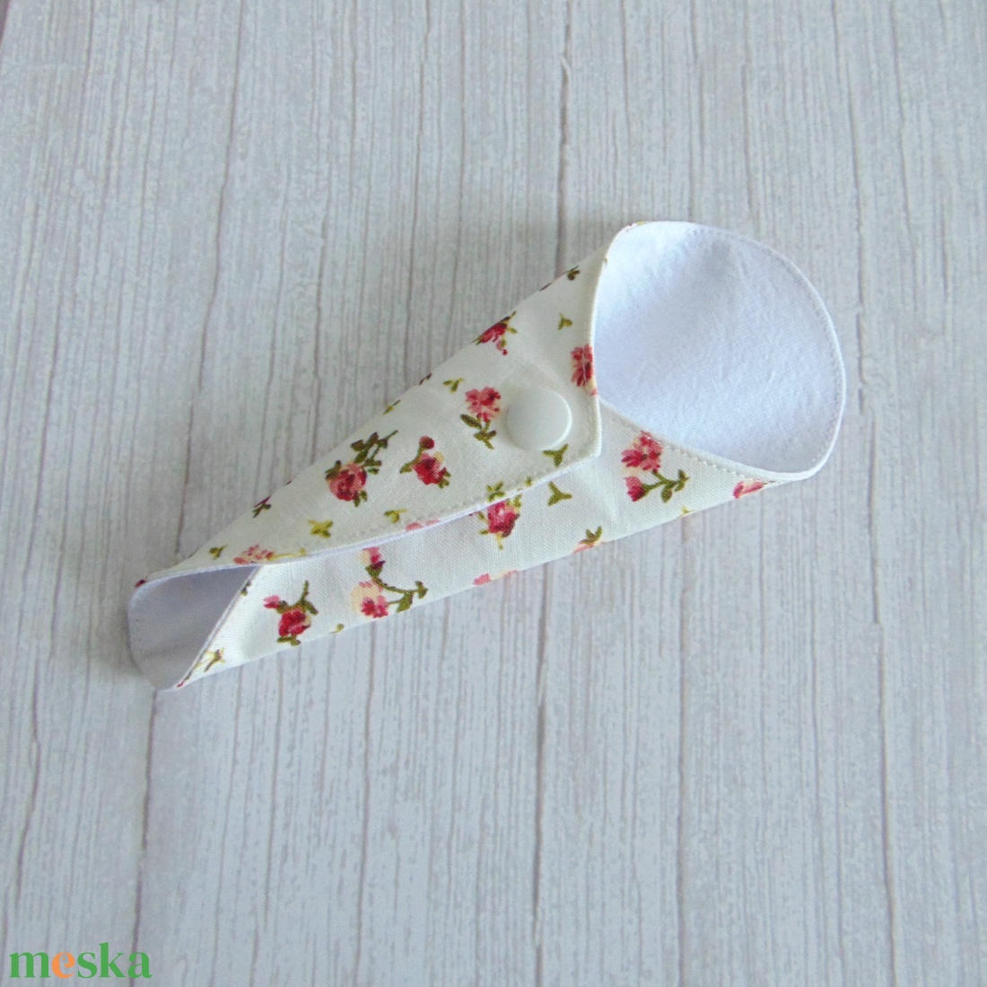 Mosható tanga tisztasági betét / apró rózsák - szépségápolás - intim higiénia - tisztasági betét - Meska.hu