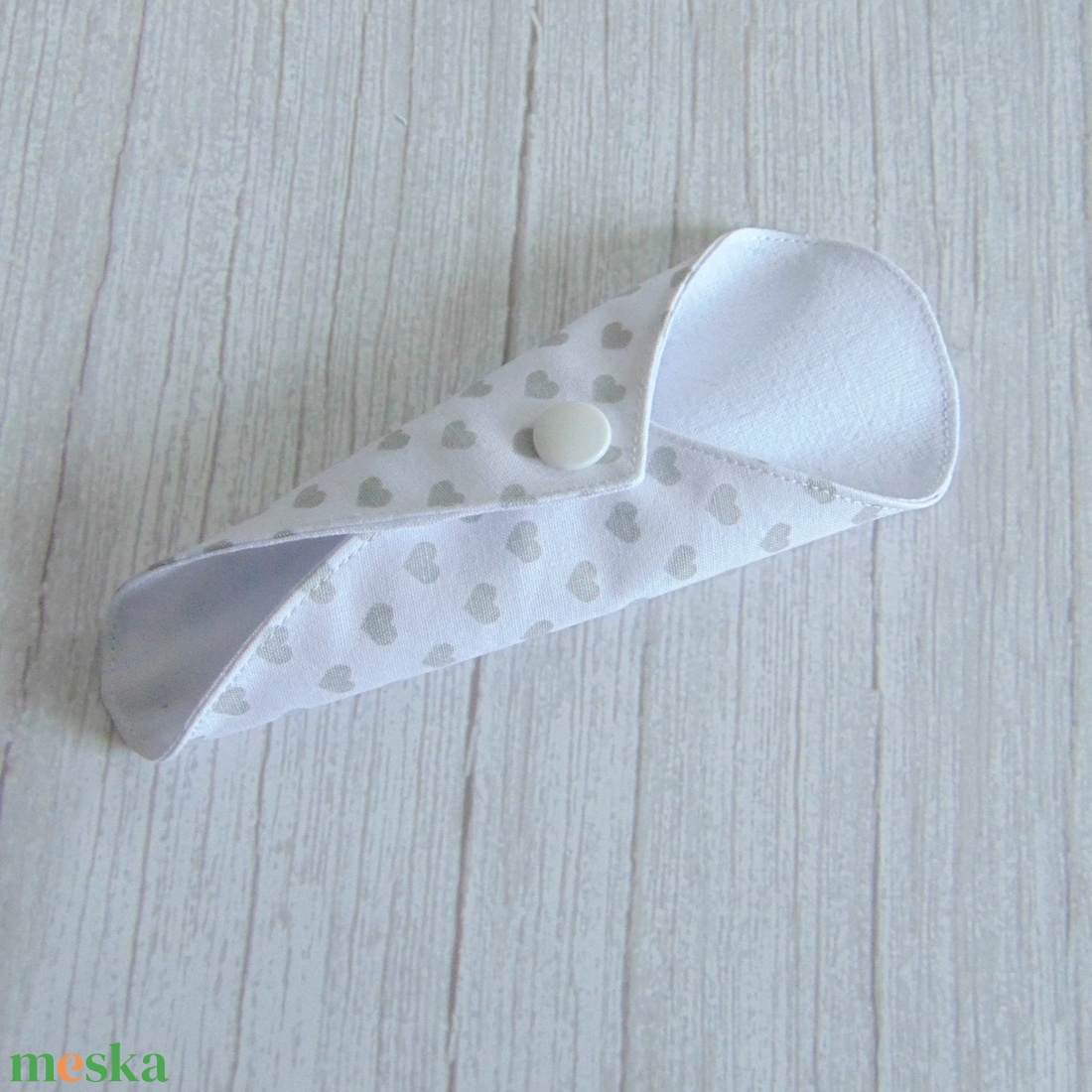 Mosható tanga tisztasági betét / fehér -szürke szívecskék - szépségápolás - intim higiénia - tisztasági betét - Meska.hu