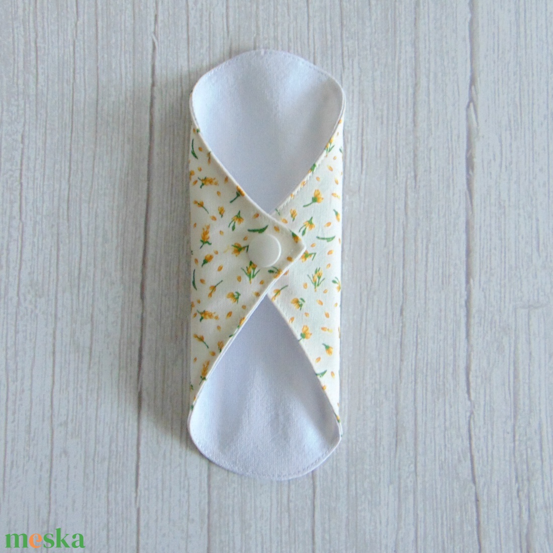 Sarah mosható tisztasági betét 17 cm / apró sárga virágok - szépségápolás - intim higiénia - tisztasági betét - Meska.hu