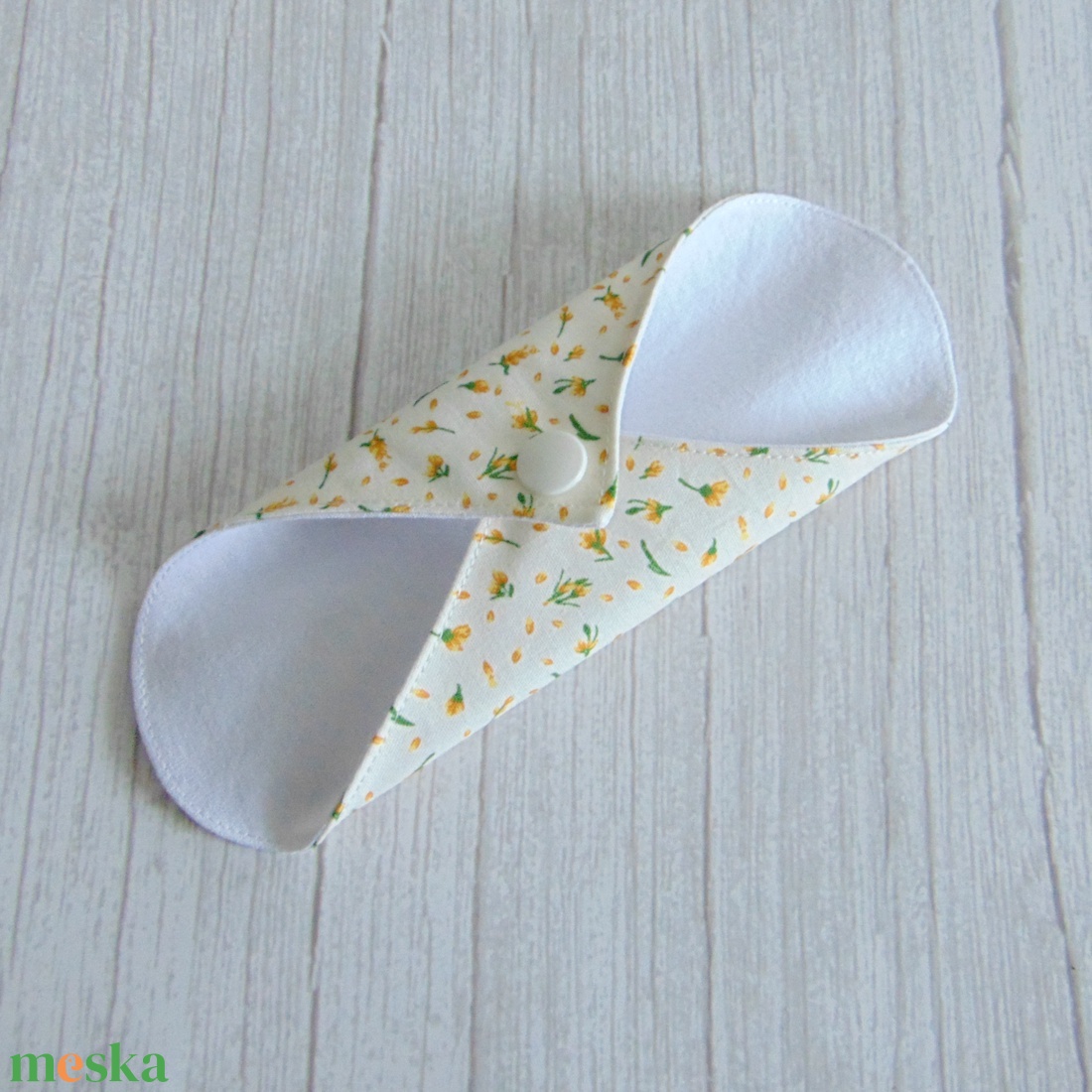 Sarah mosható tisztasági betét 17 cm / apró sárga virágok - szépségápolás - intim higiénia - tisztasági betét - Meska.hu