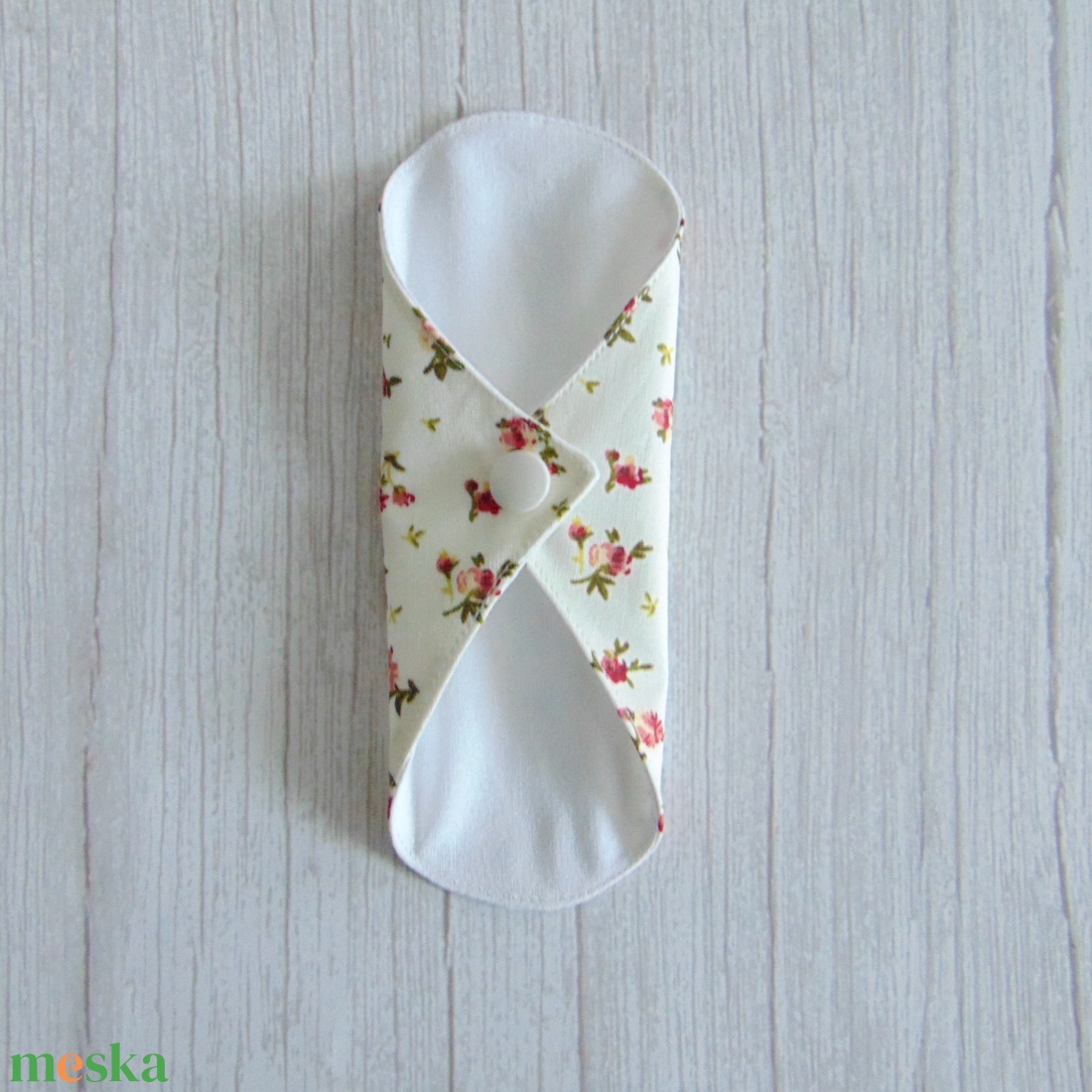 Sarah mosható tisztasági betét 17 cm / apró rózsák - szépségápolás - intim higiénia - tisztasági betét - Meska.hu