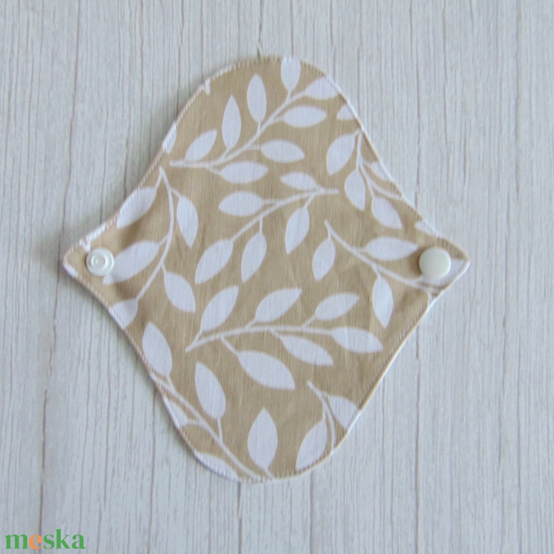 Sarah mosható tisztasági betét 17 cm / bézs - fehér levelek - szépségápolás - intim higiénia - tisztasági betét - Meska.hu