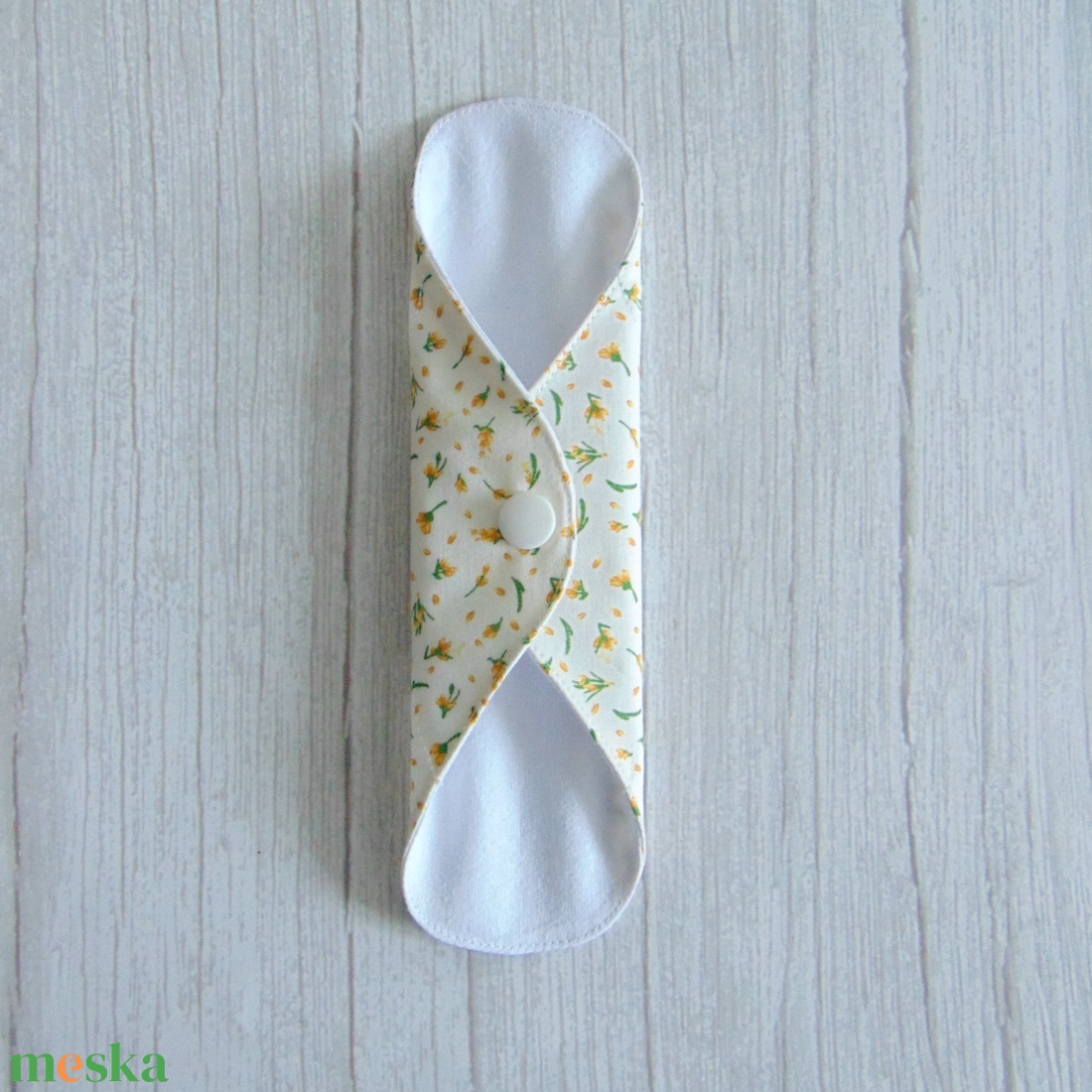 Lara tisztasági betét 19,5 cm / sárga apró virágok / mosható textil betét, mosható tisztasági betét, mosibetét - szépségápolás - intim higiénia - tisztasági betét - Meska.hu
