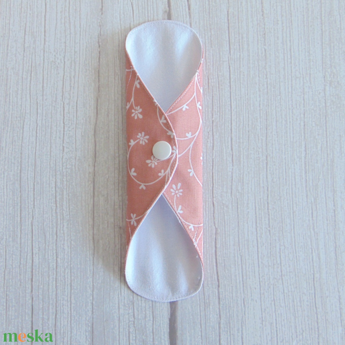 Lara tisztasági betét 19,5 cm / rózsaszín - fehér indák és virágok / mosható betét, mosható tisztasági betét, mosibetét - szépségápolás - intim higiénia - tisztasági betét - Meska.hu