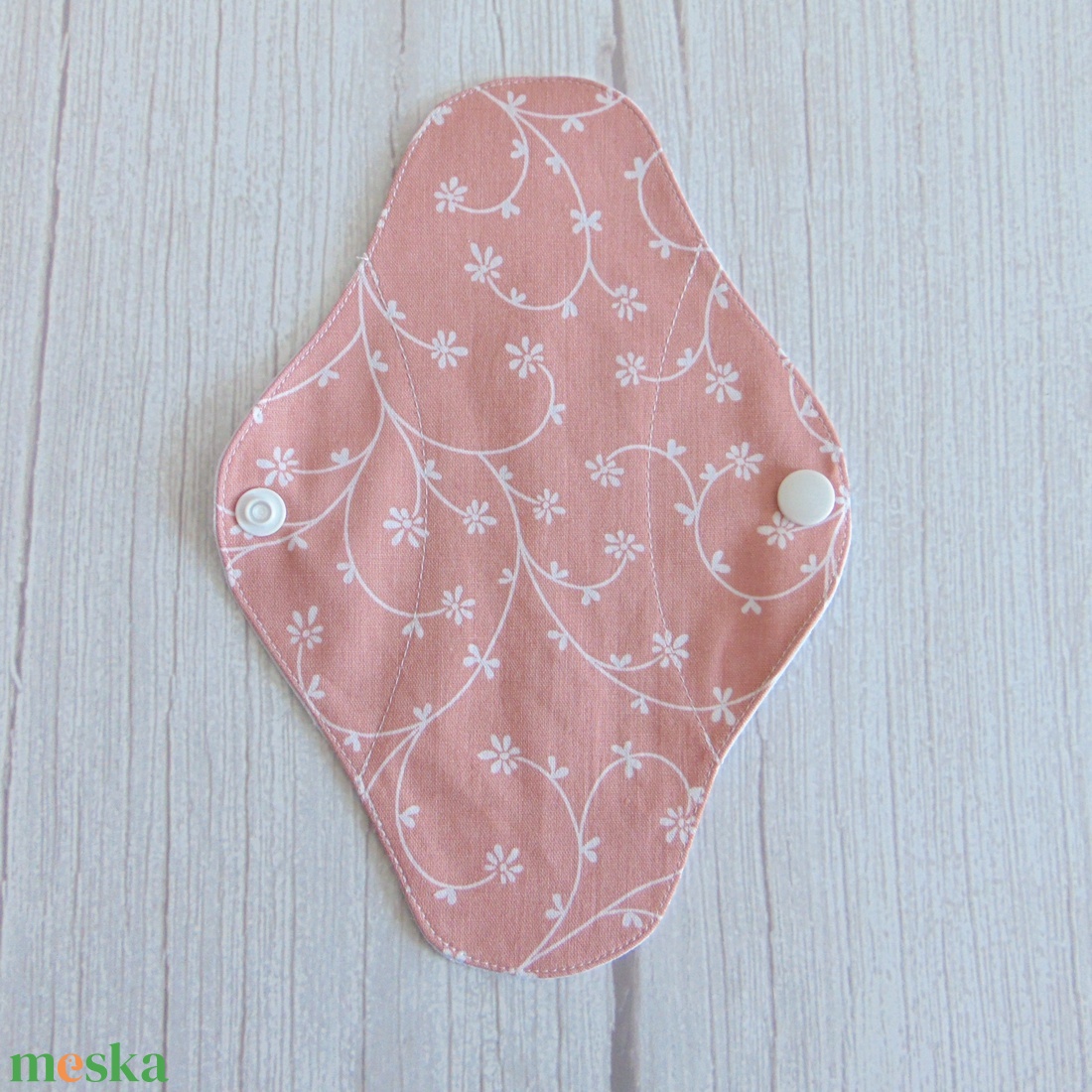 Lara tisztasági betét 19,5 cm / rózsaszín - fehér indák és virágok / mosható betét, mosható tisztasági betét, mosibetét - szépségápolás - intim higiénia - tisztasági betét - Meska.hu