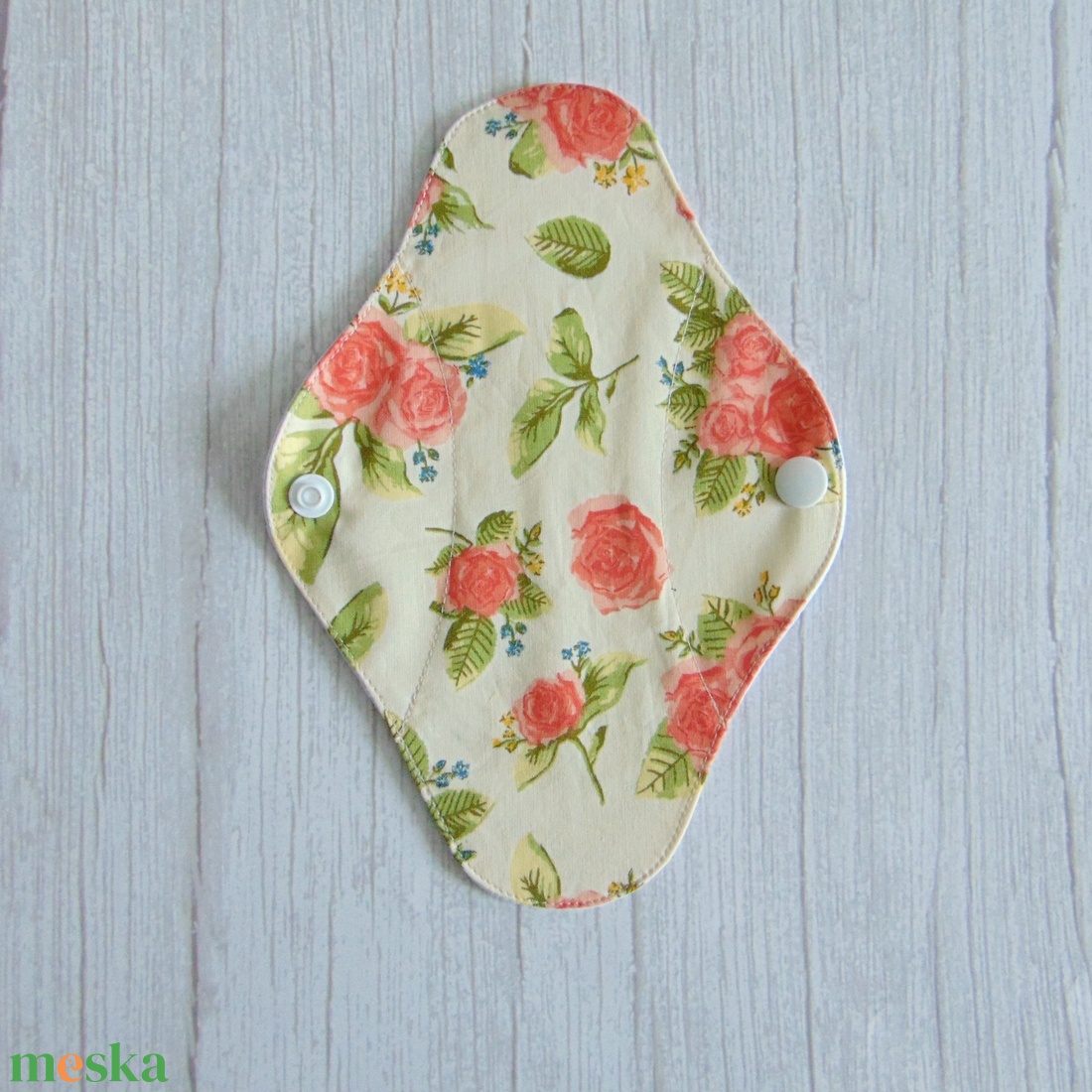 Lara tisztasági betét 19,5 cm / barack színű rózsák / mosható textil betét, mosható tisztasági betét, mosibetét - szépségápolás - intim higiénia - tisztasági betét - Meska.hu
