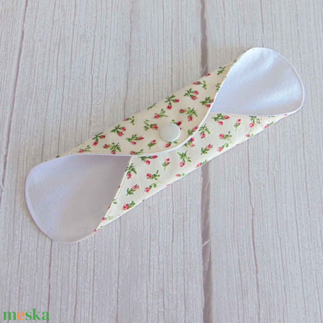 Lara tisztasági betét 19,5 cm / apró rózsaszín rózsák / mosható textil betét, mosható tisztasági betét, mosibetét - szépségápolás - intim higiénia - tisztasági betét - Meska.hu