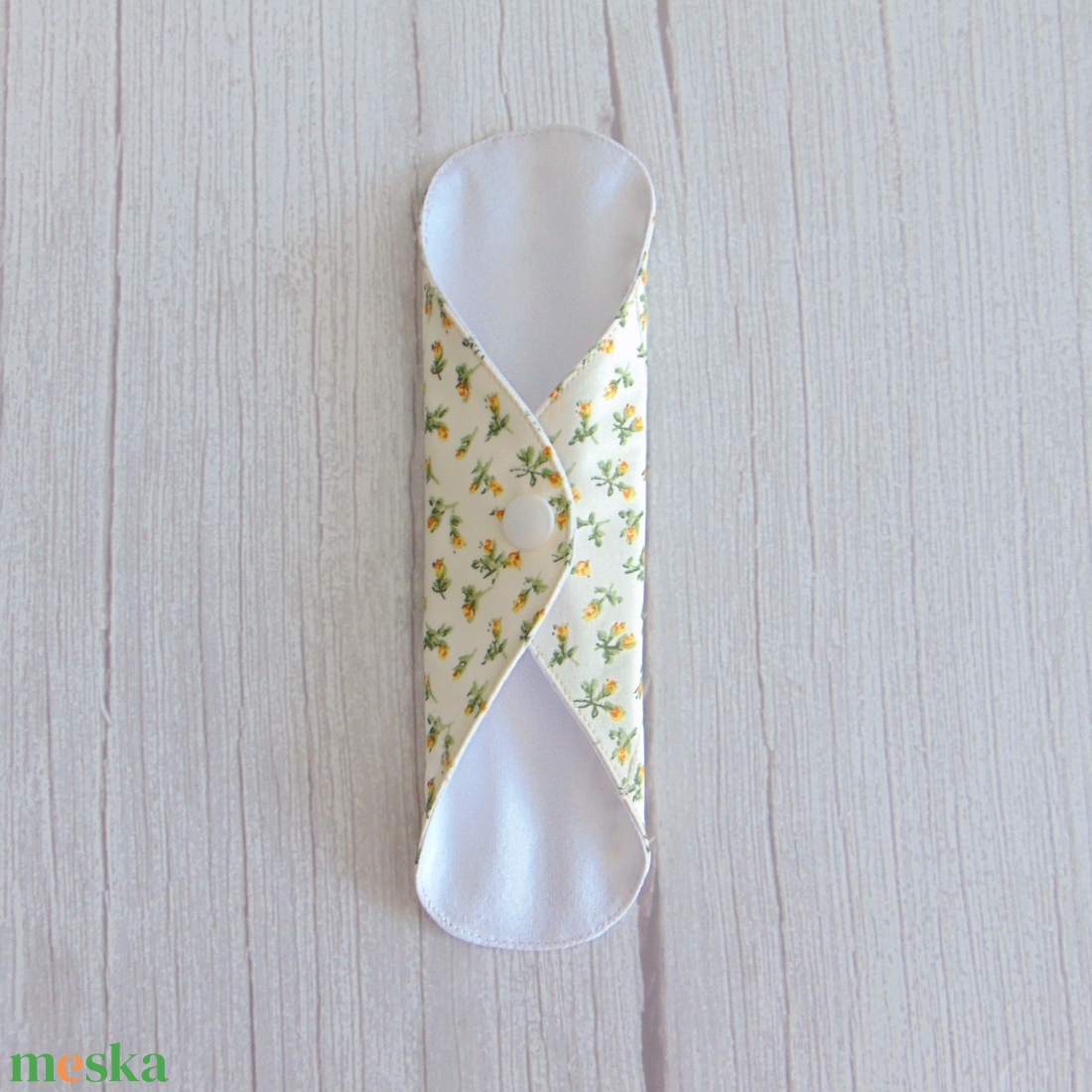 Lara tisztasági betét 19,5 cm / apró sárga rózsák / mosható textil betét, mosható tisztasági betét, mosibetét - szépségápolás - intim higiénia - tisztasági betét - Meska.hu