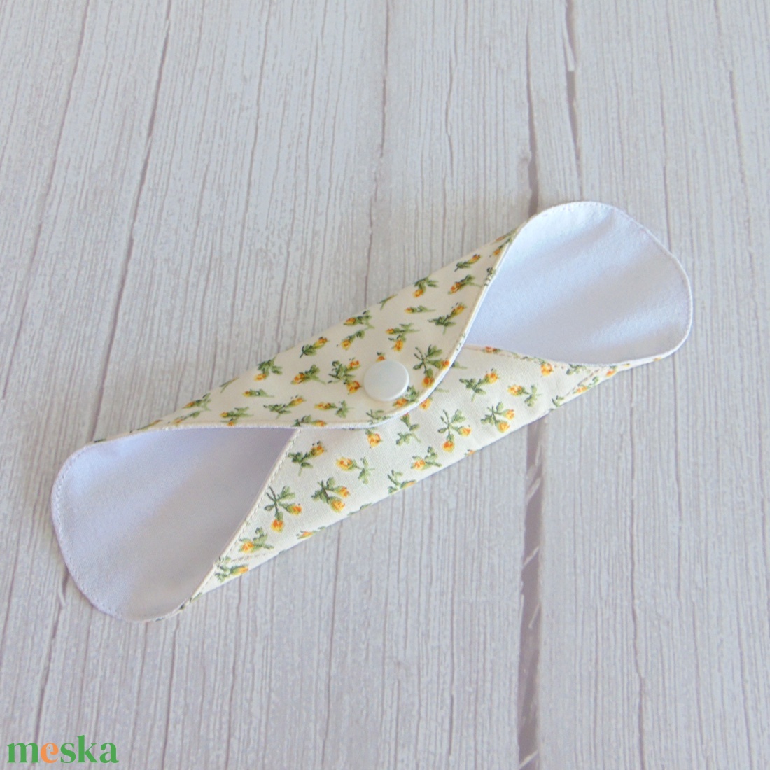 Lara tisztasági betét 19,5 cm / apró sárga rózsák / mosható textil betét, mosható tisztasági betét, mosibetét - szépségápolás - intim higiénia - tisztasági betét - Meska.hu