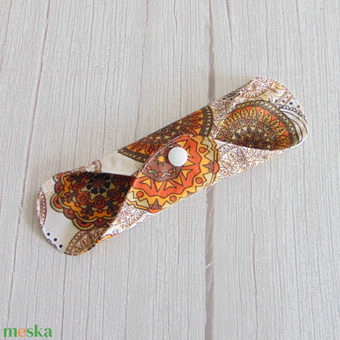Lara mosható tisztasági betét 19,5 cm / narancssárga mandala / mosható textil betét, mosható tisztasági betét, mosibetét - szépségápolás - intim higiénia - tisztasági betét - Meska.hu