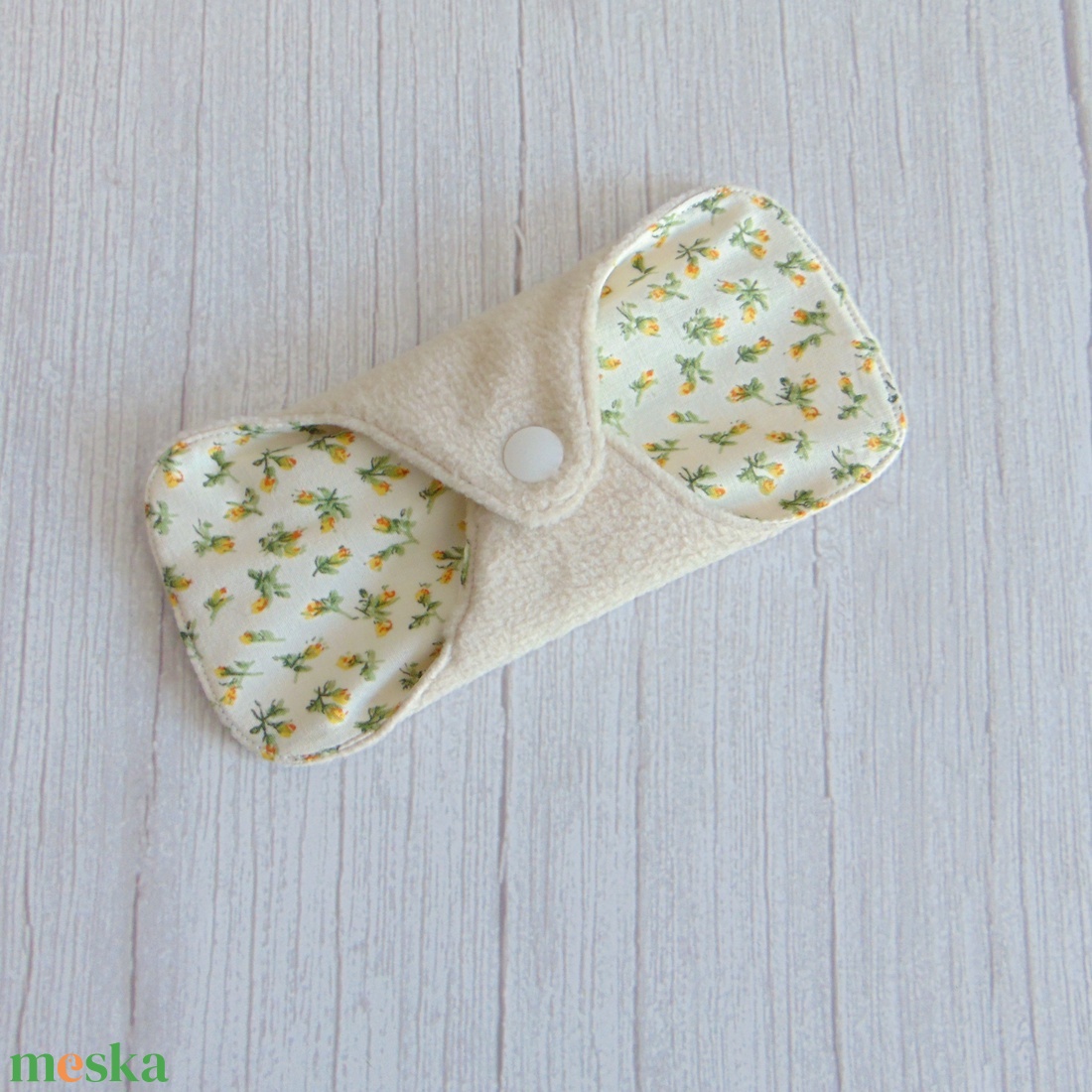 Dana mosható tisztasági betét 16 cm - polár / apró sárga rózsák - szépségápolás - intim higiénia - tisztasági betét - Meska.hu