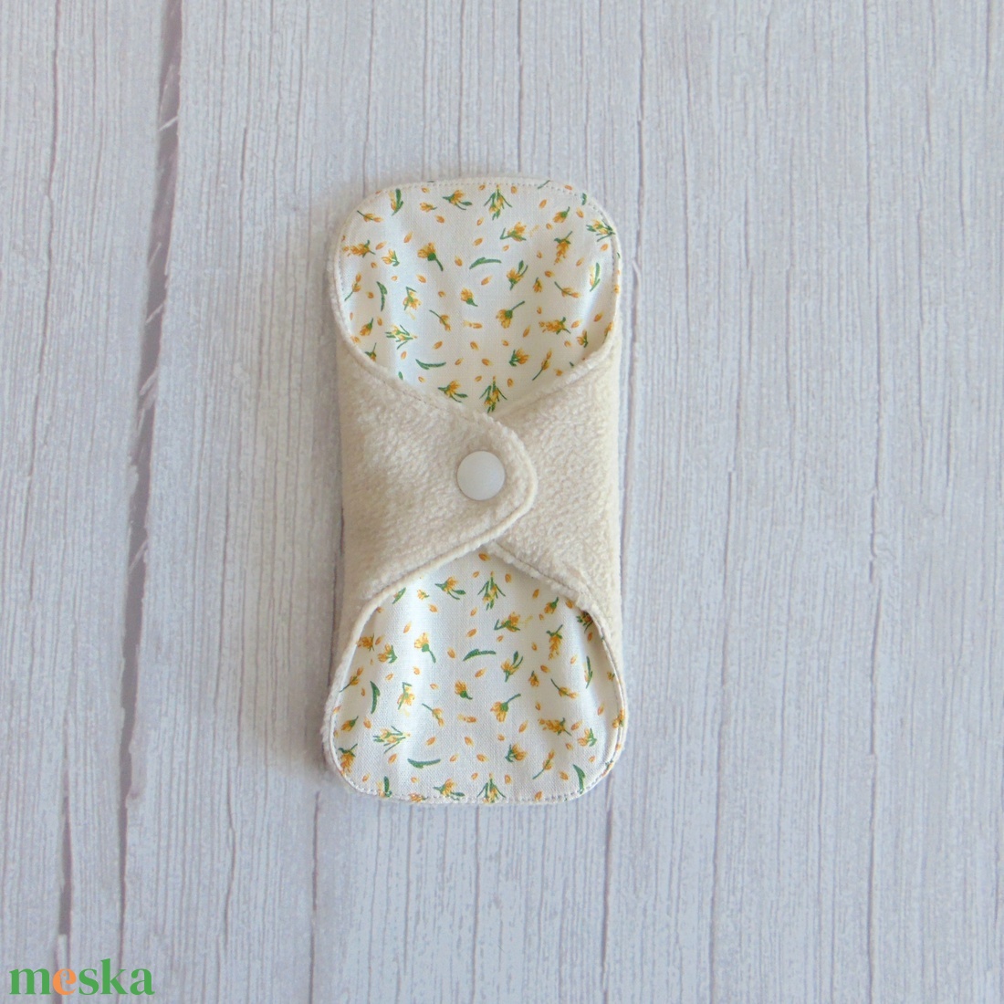 Dana mosható tisztasági betét 16 cm - polár / apró sárga virágok - szépségápolás - intim higiénia - tisztasági betét - Meska.hu