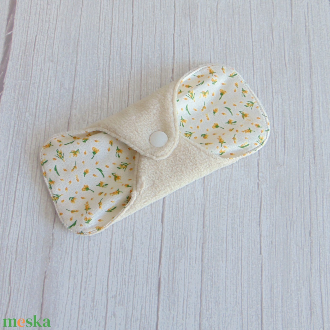 Dana mosható tisztasági betét 16 cm - polár / apró sárga virágok - szépségápolás - intim higiénia - tisztasági betét - Meska.hu