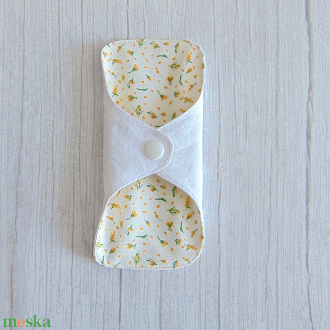 Dana mosható tisztasági betét 16 cm / apró sárga virágok - szépségápolás - intim higiénia - tisztasági betét - Meska.hu