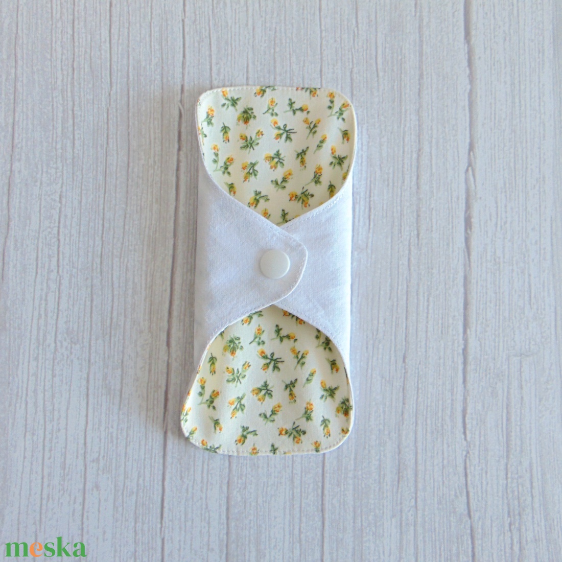 Dana mosható tisztasági betét 16 cm / apró sárga rózsák - szépségápolás - intim higiénia - tisztasági betét - Meska.hu