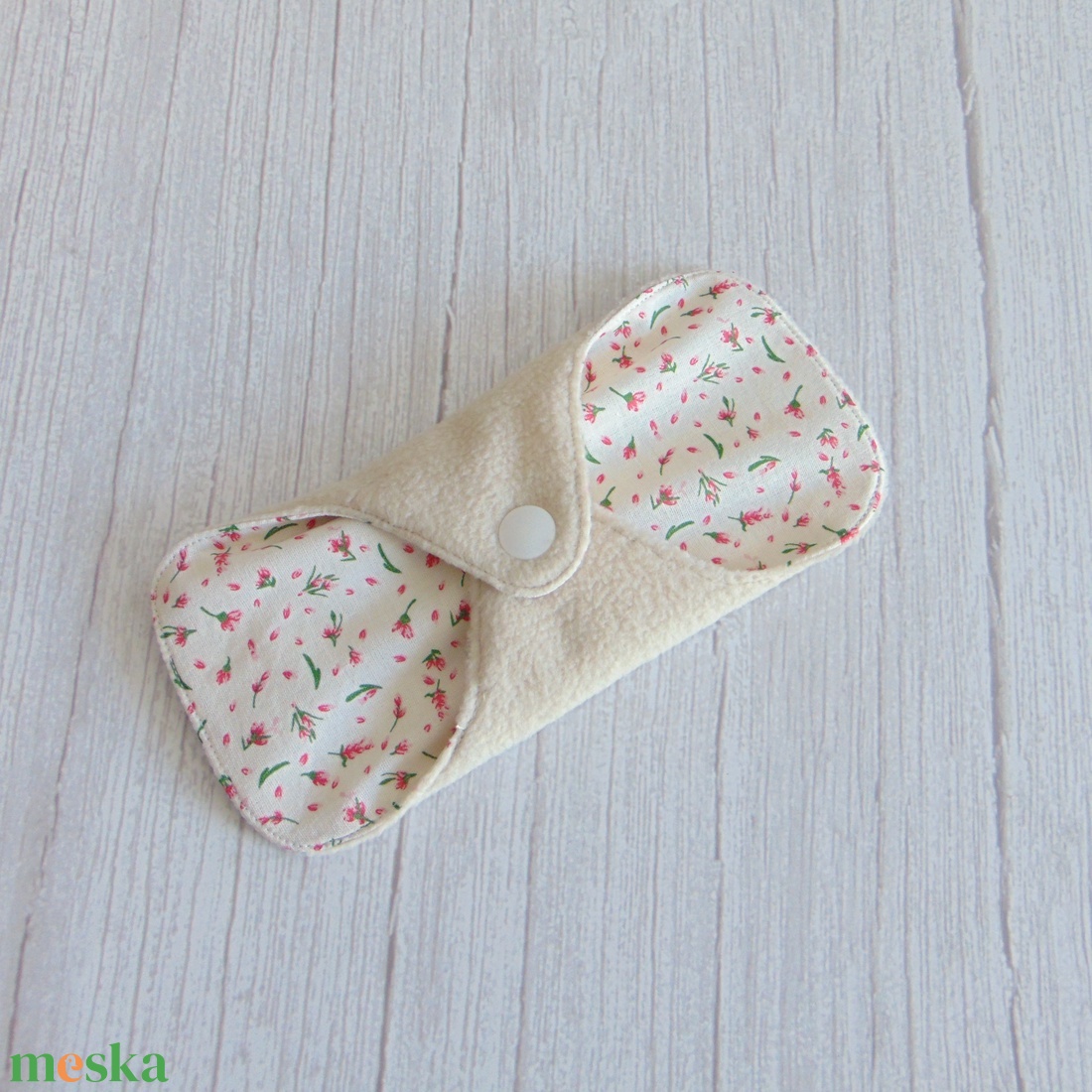 Dana mosható tisztasági betét 16 cm - polár / apró rózsaszín virágok - szépségápolás - intim higiénia - tisztasági betét - Meska.hu