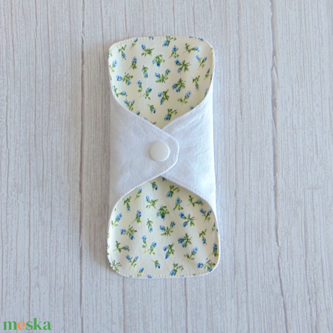 Dana mosható tisztasági betét 16 cm / apró kék rózsák - szépségápolás - intim higiénia - tisztasági betét - Meska.hu