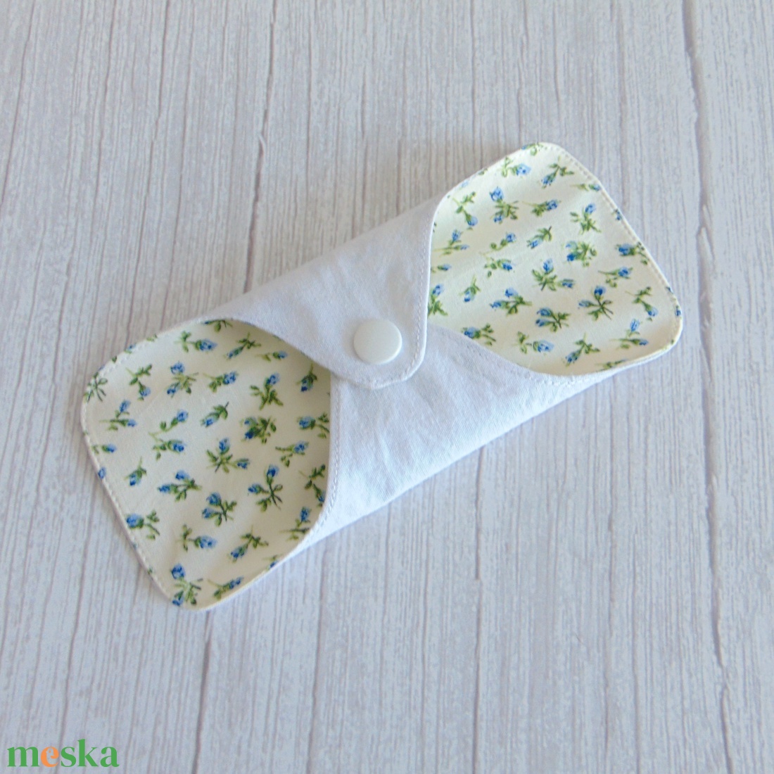Dana mosható tisztasági betét 16 cm / apró kék rózsák - szépségápolás - intim higiénia - tisztasági betét - Meska.hu