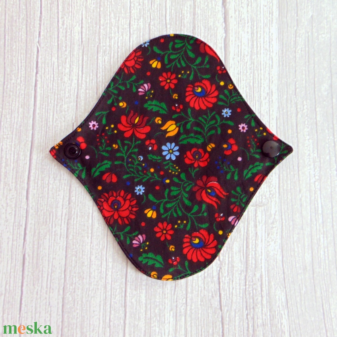 Sarah mosható tisztasági betét 17 cm / fekete - népi virág mintás - szépségápolás - intim higiénia - tisztasági betét - Meska.hu
