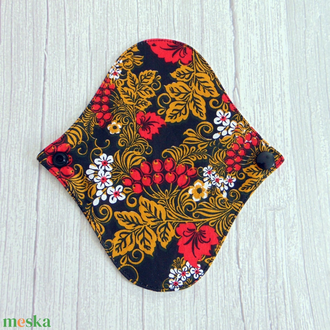 Sarah mosható tisztasági betét 17 cm / fekete - bogyók és virágok - szépségápolás - intim higiénia - tisztasági betét - Meska.hu