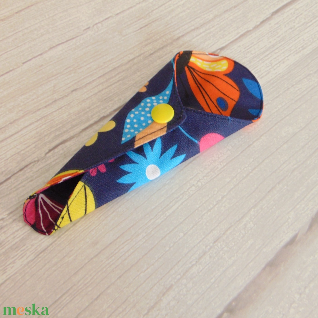 Mosható tanga tisztasági betét / színes lepkék és virágok - szépségápolás - intim higiénia - tisztasági betét - Meska.hu