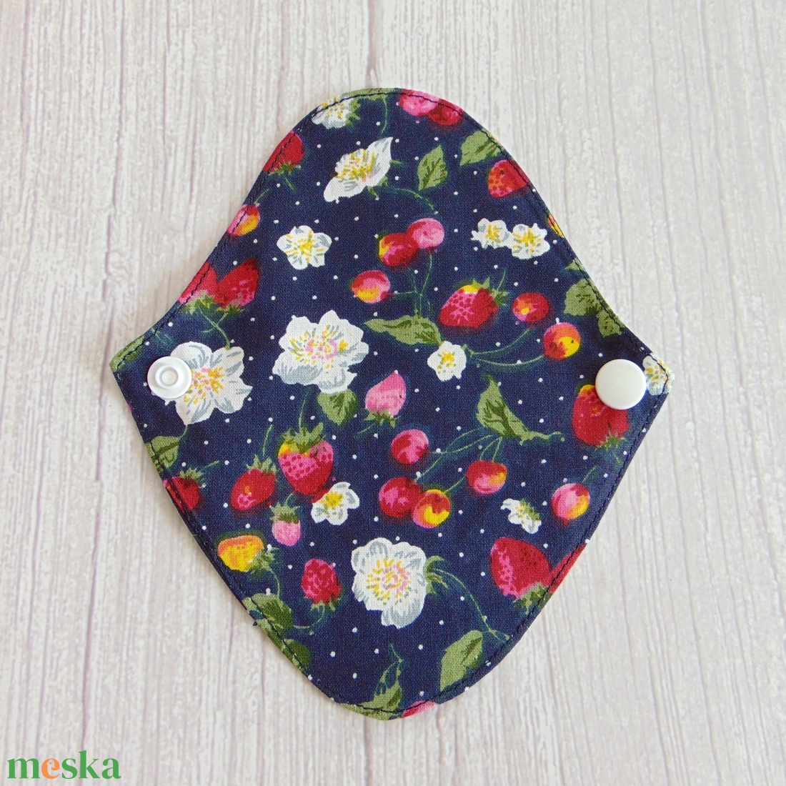 Mosható tanga tisztasági betét / eper és virág - szépségápolás - intim higiénia - tisztasági betét - Meska.hu