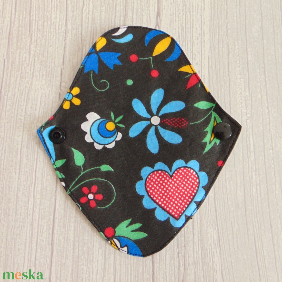 Mosható tanga tisztasági betét / népi virágok - fekete - szépségápolás - intim higiénia - tisztasági betét - Meska.hu