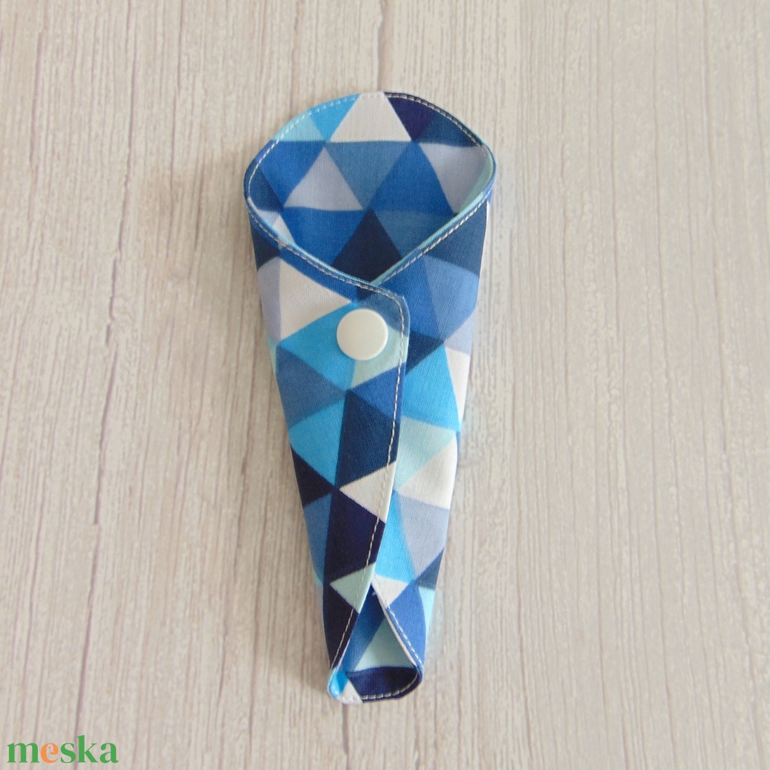 Mosható tanga tisztasági betét / kék - fehér háromszögek - szépségápolás - intim higiénia - tisztasági betét - Meska.hu