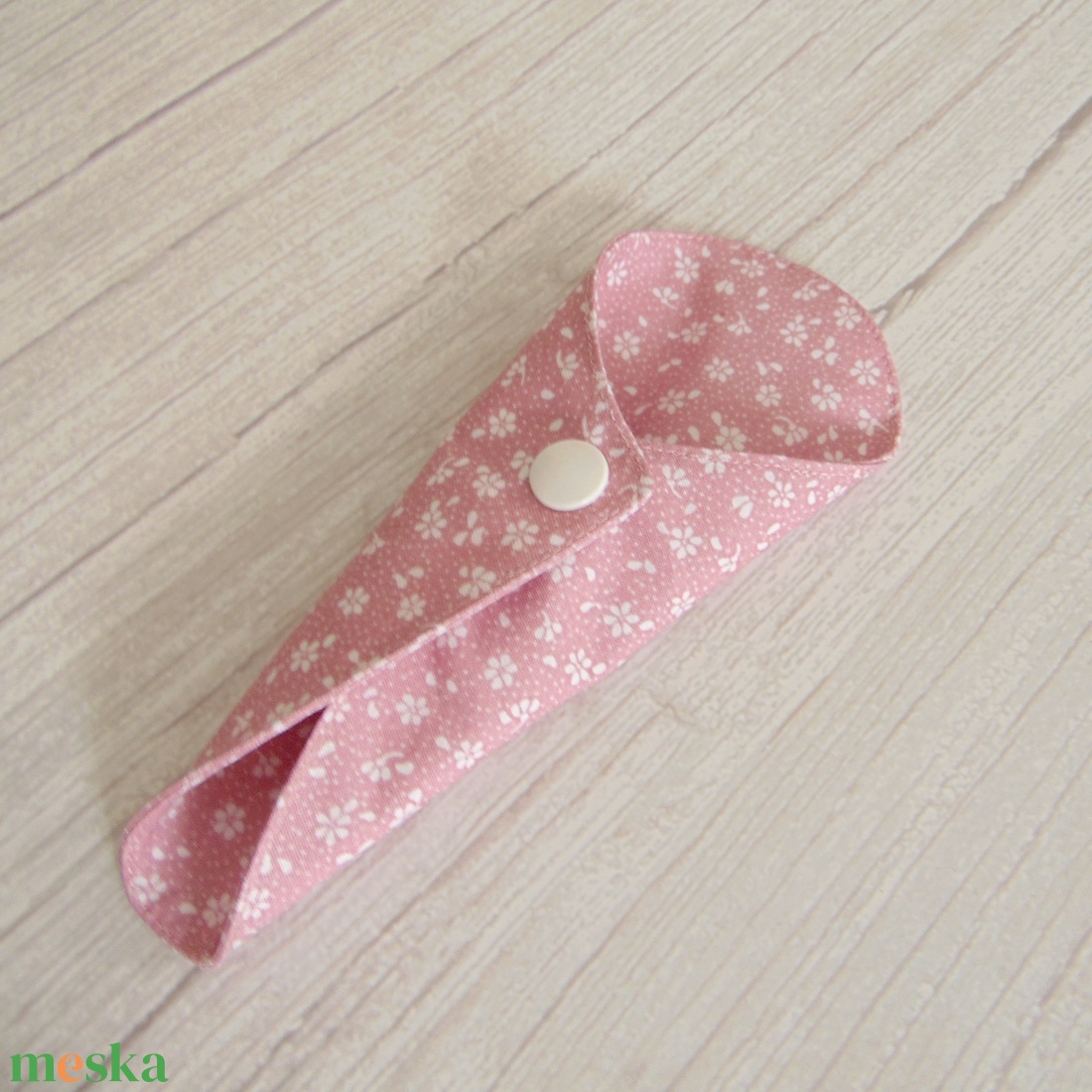 Mosható tanga tisztasági betét / rózsaszín - fehér apró virág - szépségápolás - intim higiénia - tisztasági betét - Meska.hu