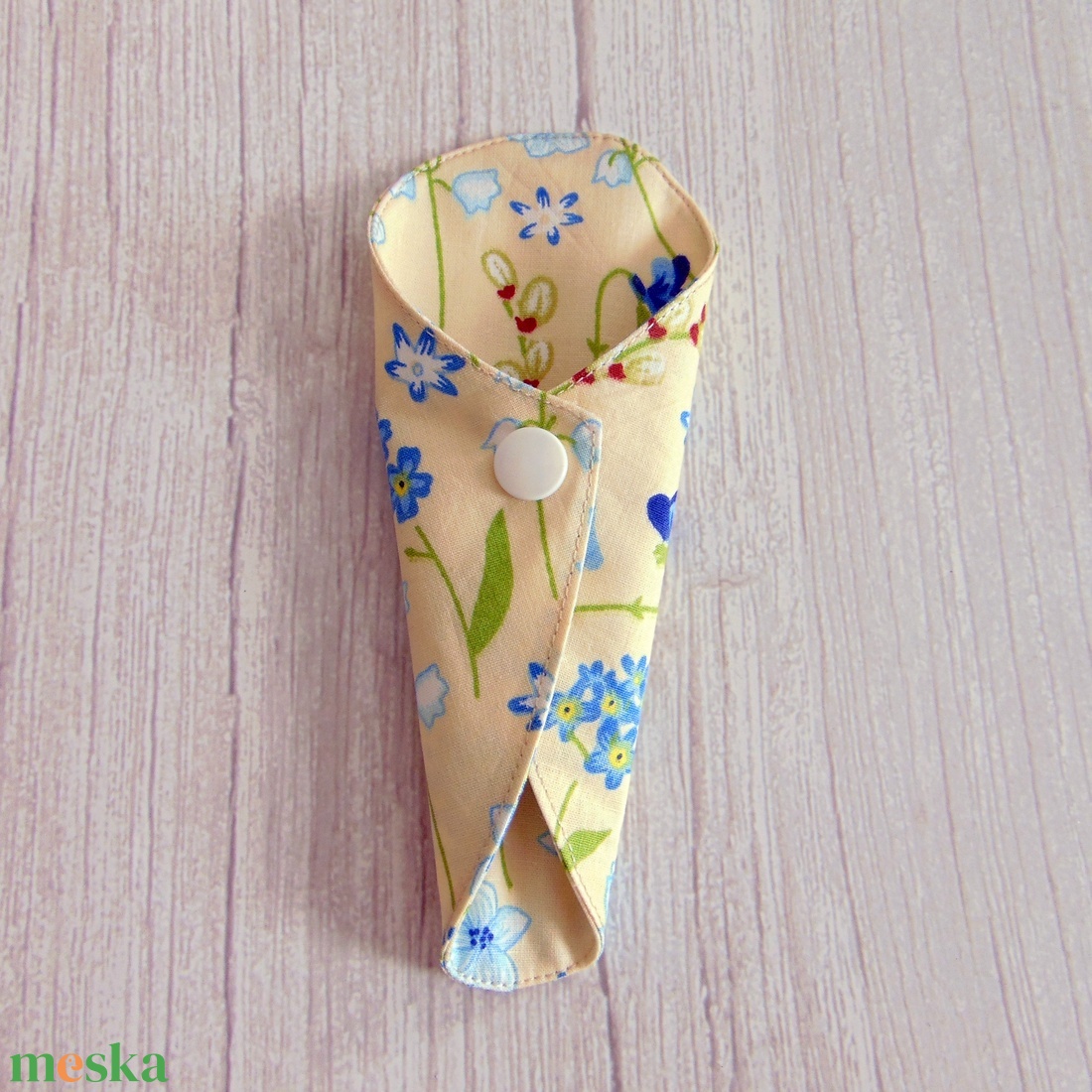 Mosható tanga tisztasági betét / kék virágok - szépségápolás - intim higiénia - tisztasági betét - Meska.hu