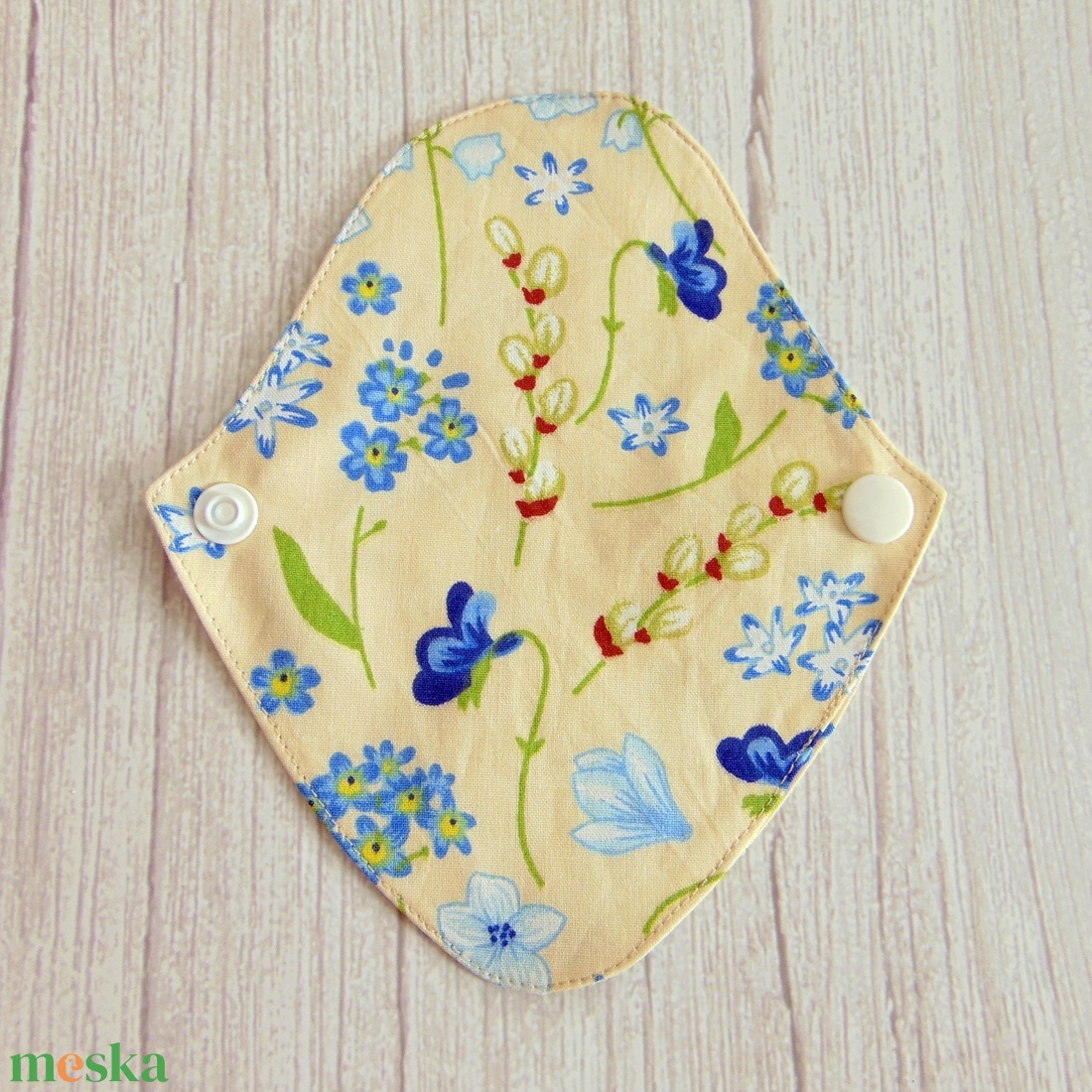 Mosható tanga tisztasági betét / kék virágok - szépségápolás - intim higiénia - tisztasági betét - Meska.hu