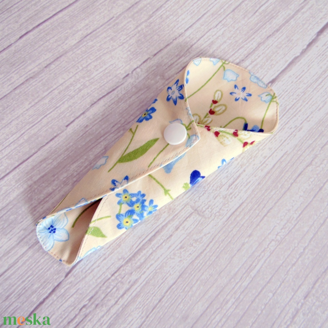 Mosható tanga tisztasági betét / kék virágok - szépségápolás - intim higiénia - tisztasági betét - Meska.hu