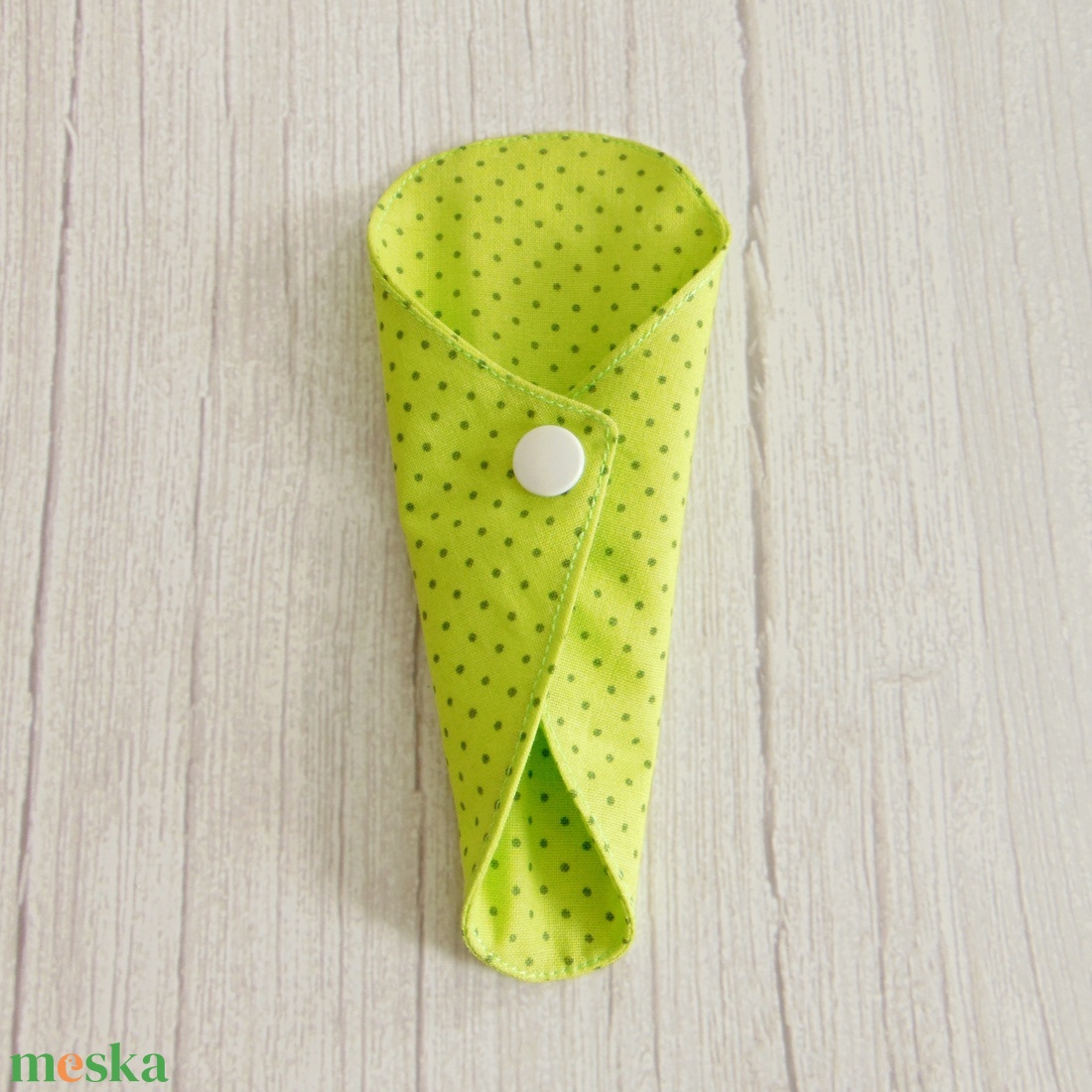 Mosható tanga tisztasági betét / kivi zöld tűpöttyös - szépségápolás - intim higiénia - tisztasági betét - Meska.hu