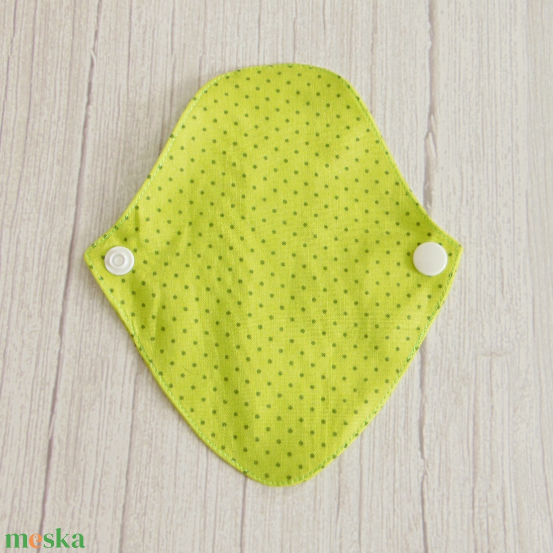 Mosható tanga tisztasági betét / kivi zöld tűpöttyös - szépségápolás - intim higiénia - tisztasági betét - Meska.hu