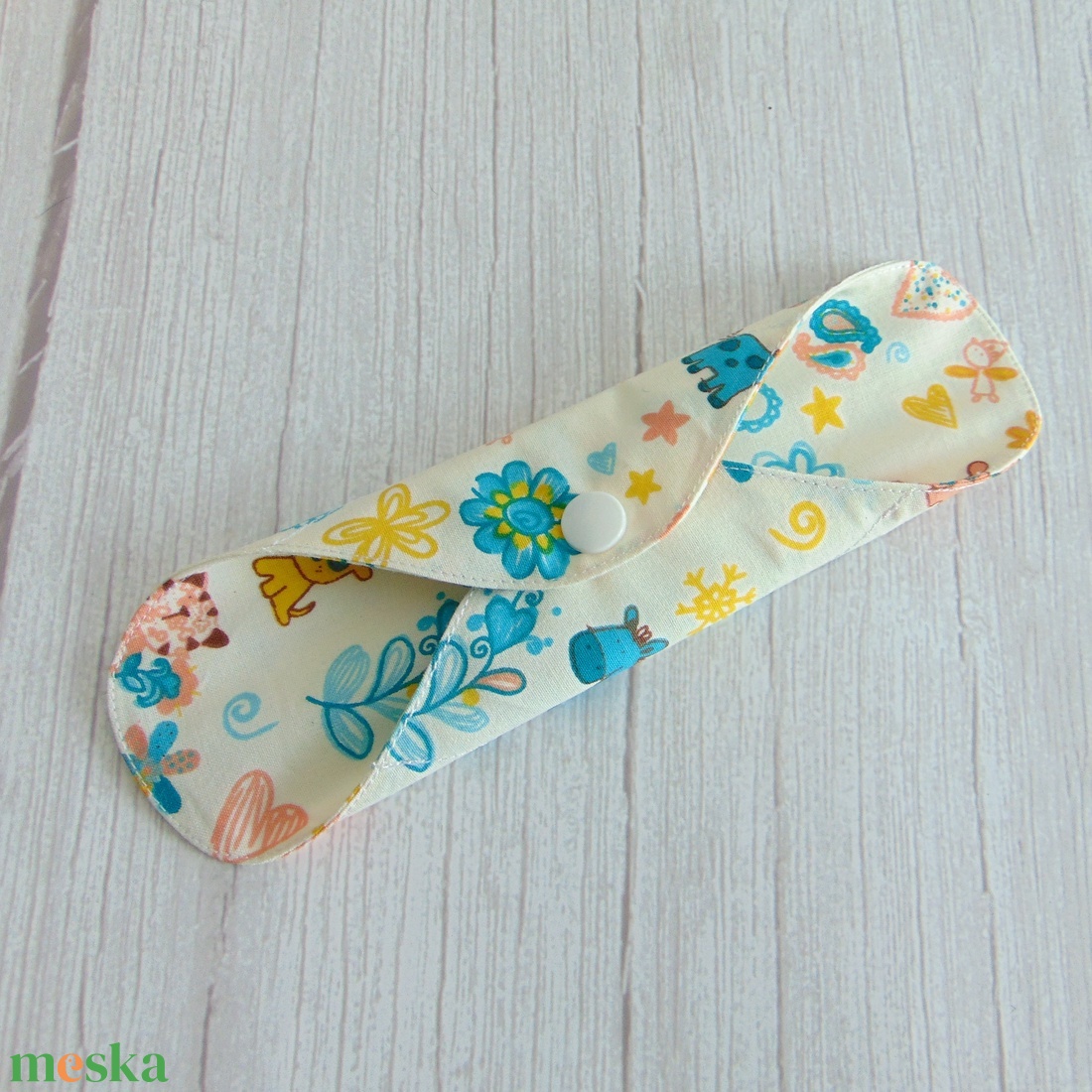 Lara mosható tisztasági betét 19,5 cm / állatkák és virágok / vékony, kényelmes intimbetét,  környezetbarát termék - szépségápolás - intim higiénia - tisztasági betét - Meska.hu