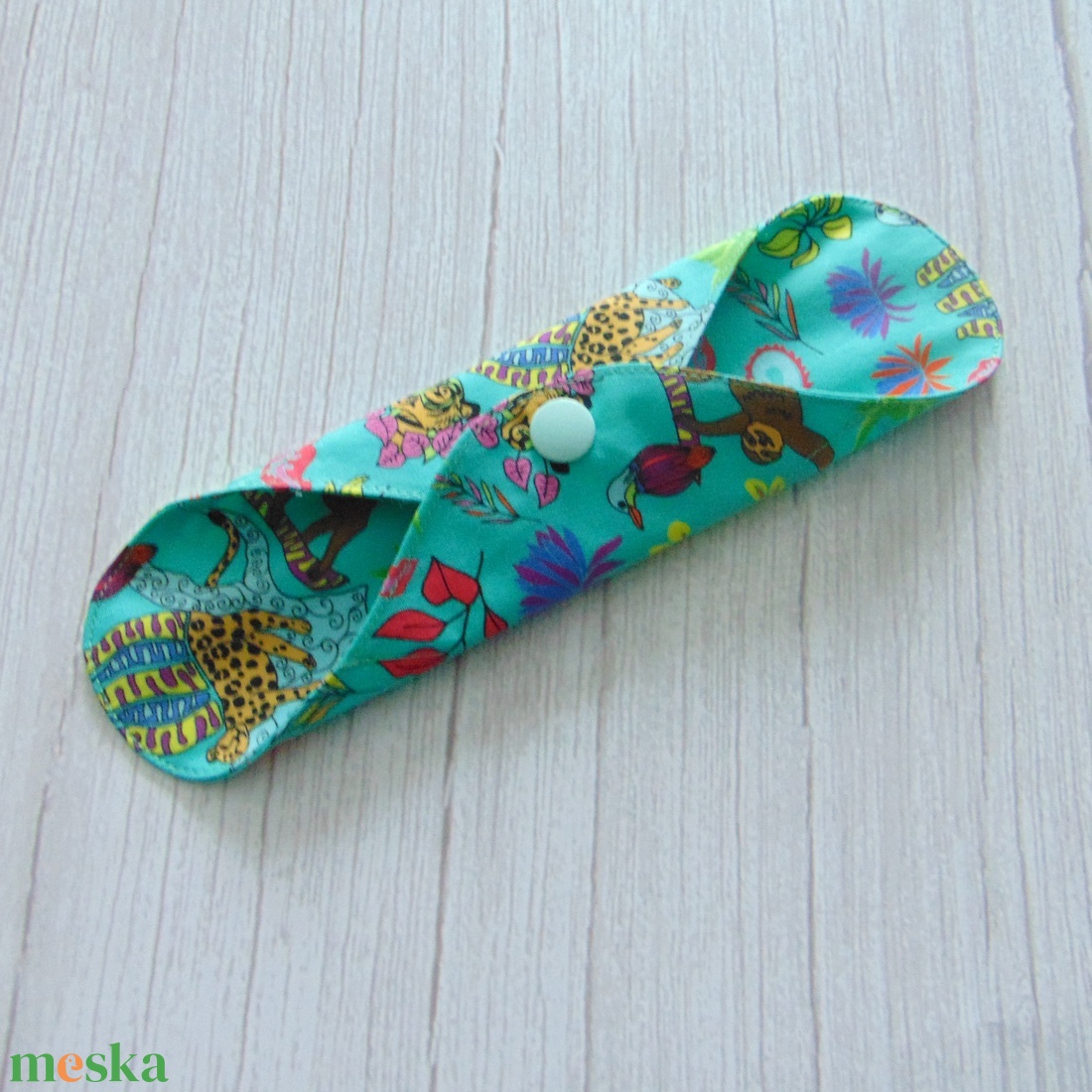 Lara tisztasági betét 19,5 cm / menta - dzsungel mintás / mosható textil betét - szépségápolás - intim higiénia - tisztasági betét - Meska.hu
