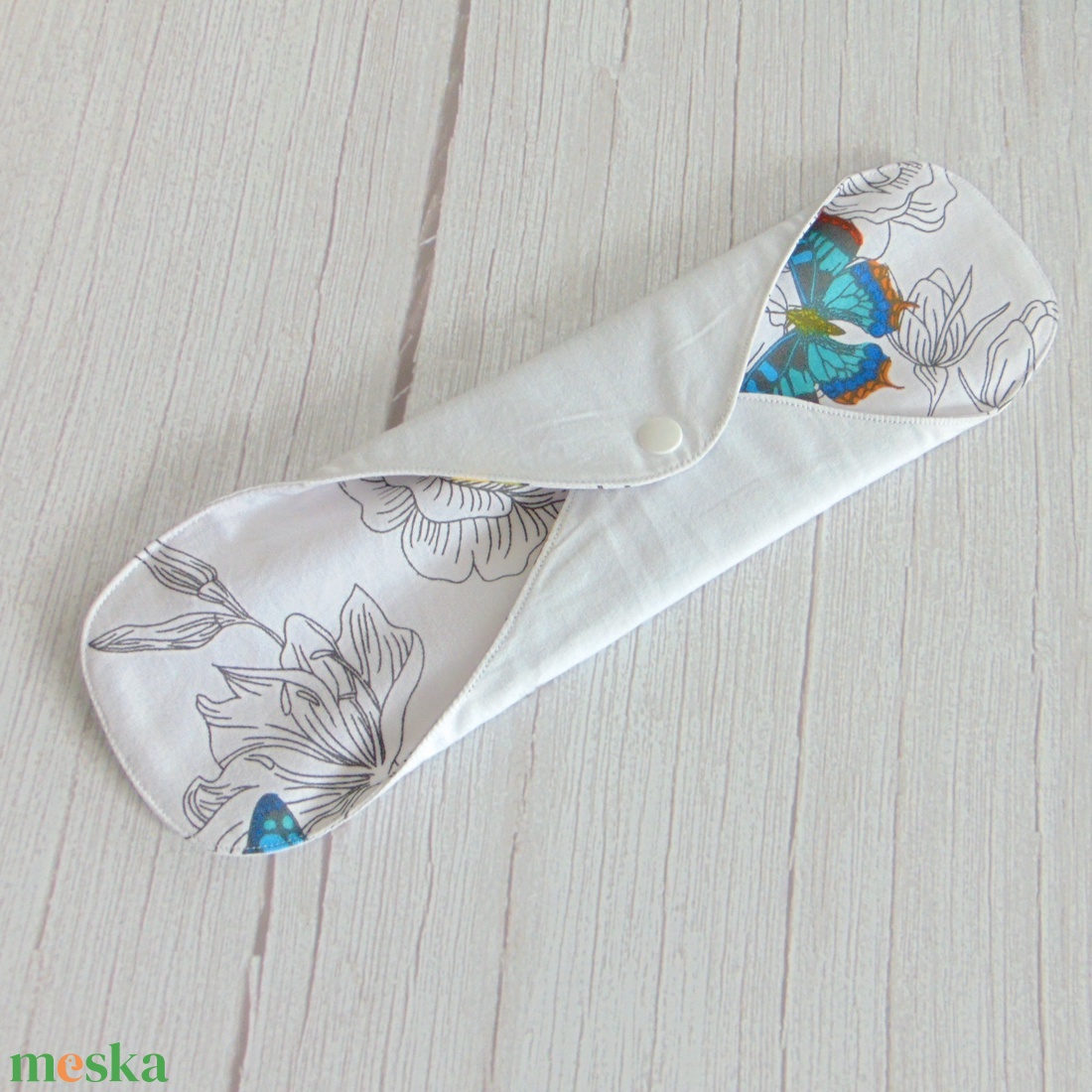 Lara Maxi mosható női betét 31 cm / rajzolt virág és lepke / mosható textil betét, környezetbarát termék - szépségápolás - intim higiénia - intimbetét - Meska.hu