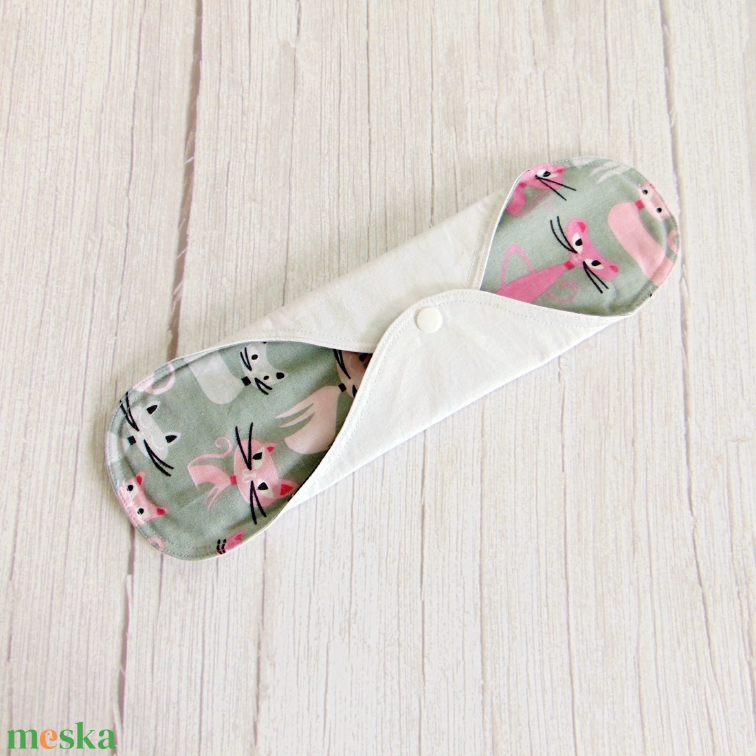 Lara Maxi mosható női betét 31 cm / rózsaszín cicák / mosható textil betét, környezetbarát termék - szépségápolás - intim higiénia - intimbetét - Meska.hu