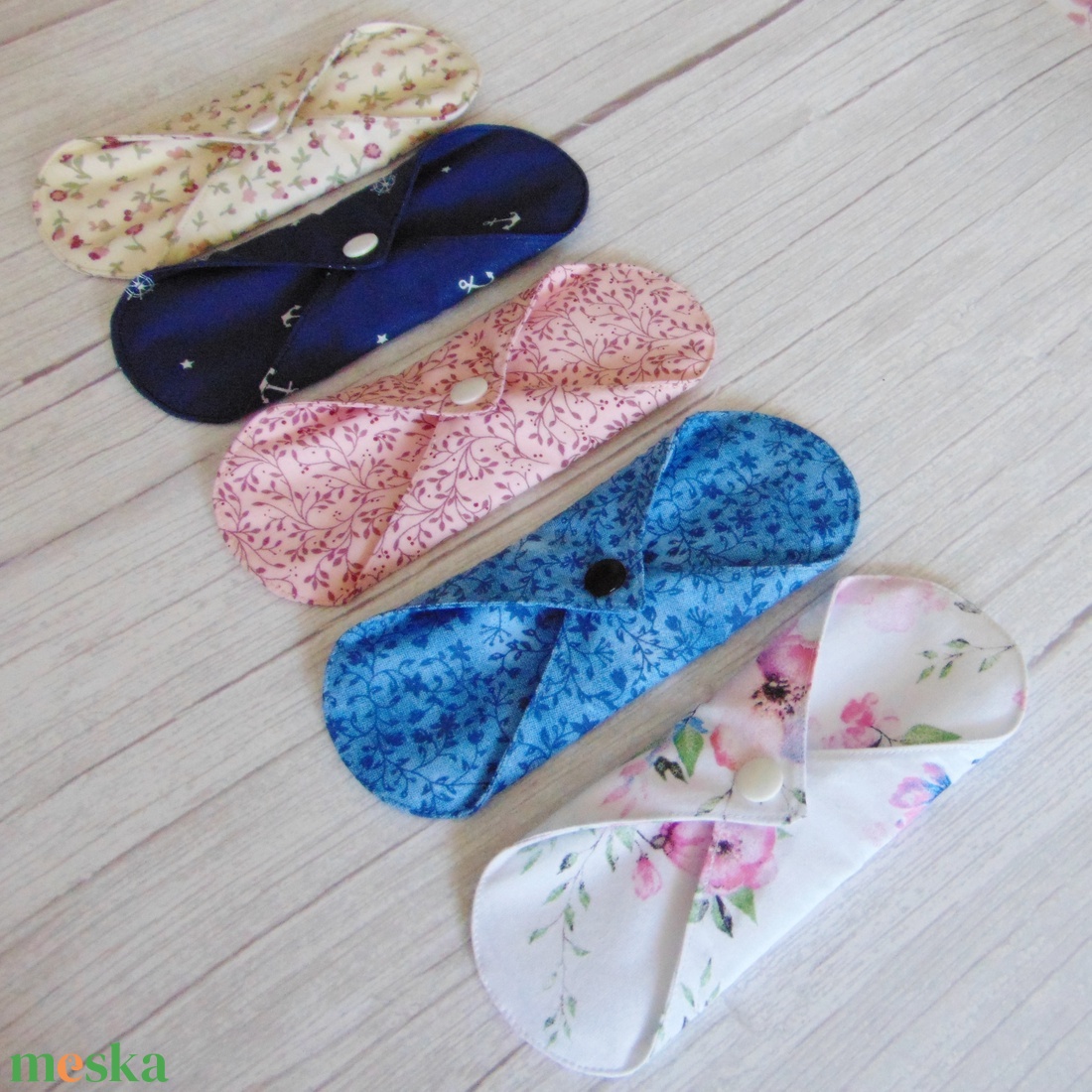 Sarah Mini mosható betét csomag 17 cm (5 db/ cs) / meglepetés mintákkal - szépségápolás - intim higiénia - tisztasági betét - Meska.hu