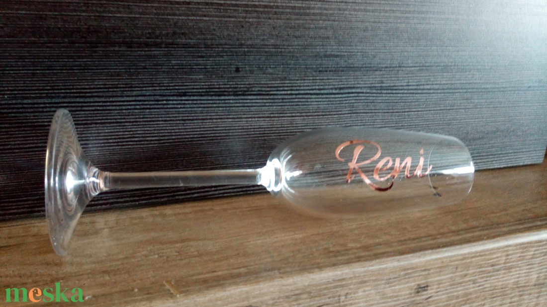 Egyedi feliratos pezsgőspohár, esküvőre, koszorúslánynak - esküvő - dekoráció - tálalás - Meska.hu