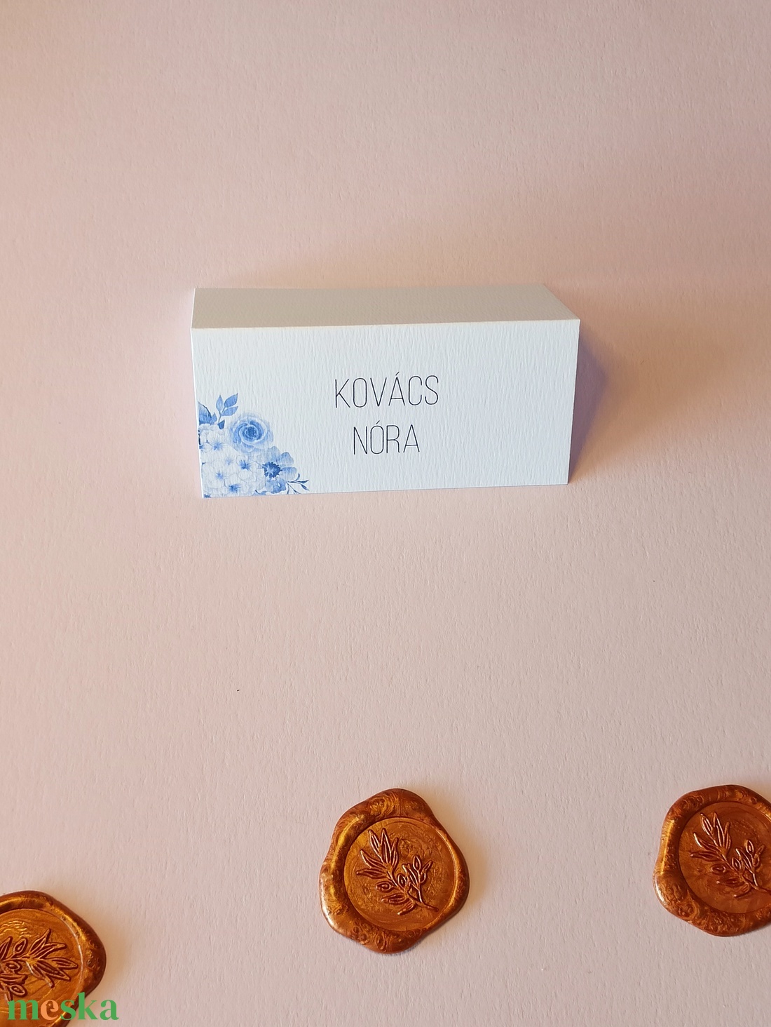 Virágos ültetőkártya esküvőre, születésnapra, partyra - esküvő - meghívó & kártya - ültetési rend - Meska.hu Virágos ültetőkártya esküvőre, születésnapra, partyra - esküvő - meghívó & kártya - ültetési rend - Meska.hu