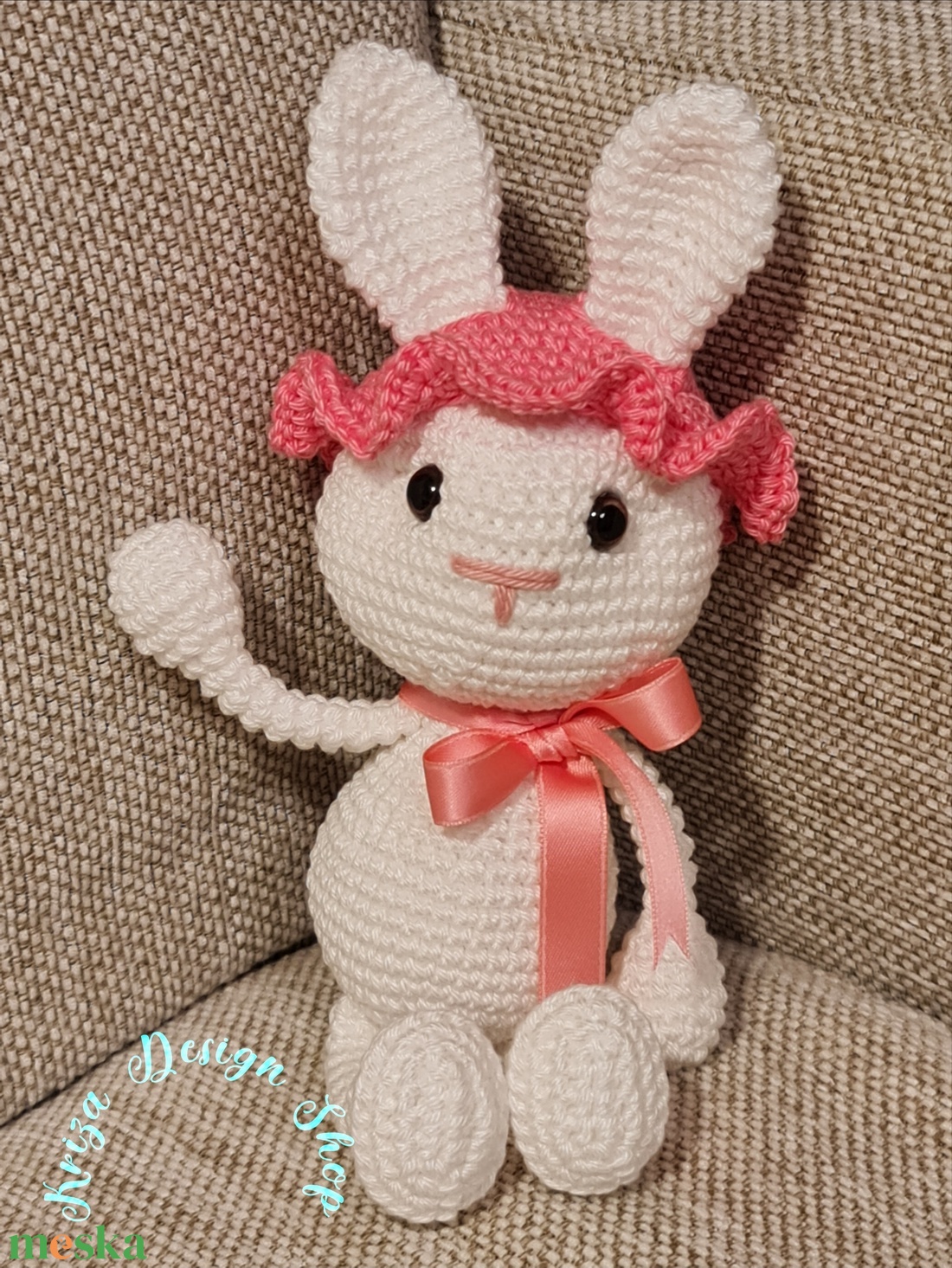 Kézműves horgolt kabala figura - Elizabeth nyuszi (pink kalappal) - játék & sport - plüssállat & játékfigura - nyuszi - Meska.hu Kézműves horgolt kabala figura - Elizabeth nyuszi (pink kalappal) - játék & sport - plüssállat & játékfigura - nyuszi - Meska.hu