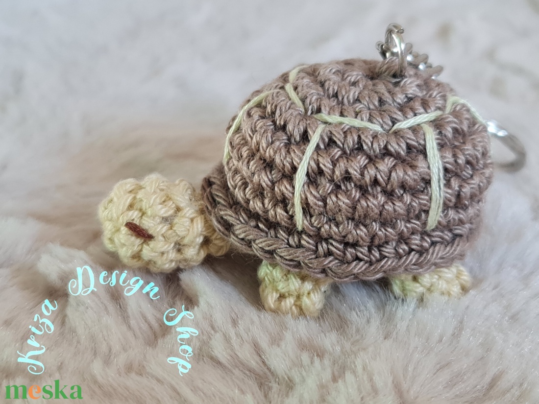 Kézműves horgolt kabalafigurás kulcstartó - Mini teknős (Leonard) - játék & sport - plüssállat & játékfigura - más figura - Meska.hu Kézműves horgolt kabalafigurás kulcstartó - Mini teknős (Leonard) - játék & sport - plüssállat & játékfigura - más figura - Meska.hu