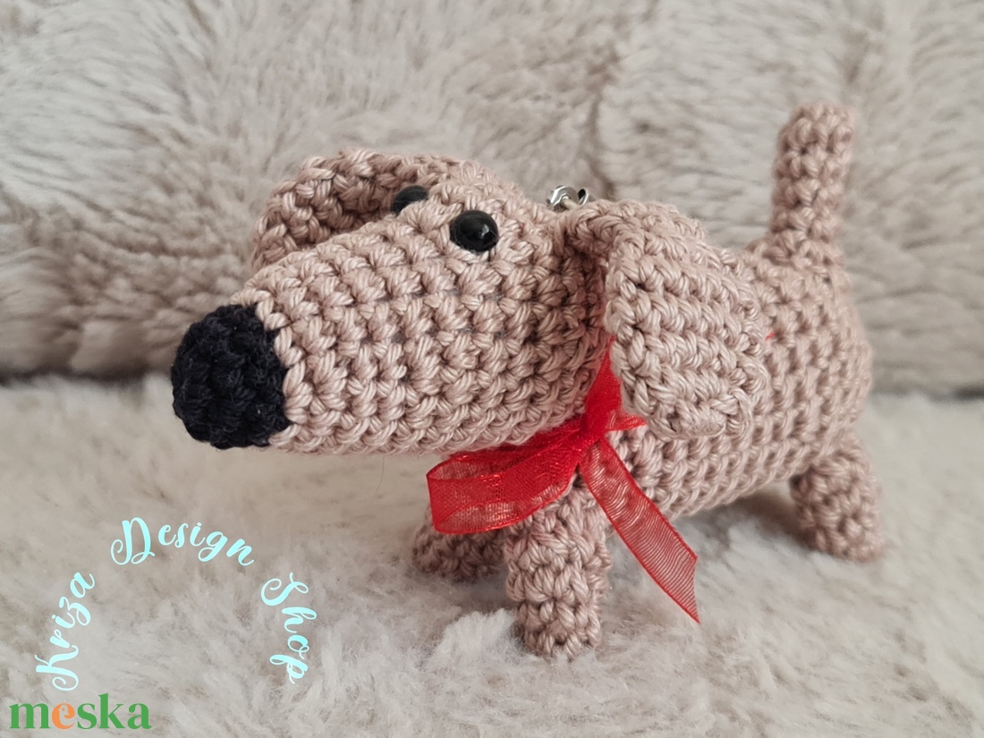 Kézműves horgolt kabalafigurás kulcstartó - Mini tacskó kutya (Döme 2.) - játék & sport - plüssállat & játékfigura - kutya - Meska.hu Kézműves horgolt kabalafigurás kulcstartó - Mini tacskó kutya (Döme 2.) - játék & sport - plüssállat & játékfigura - kutya - Meska.hu