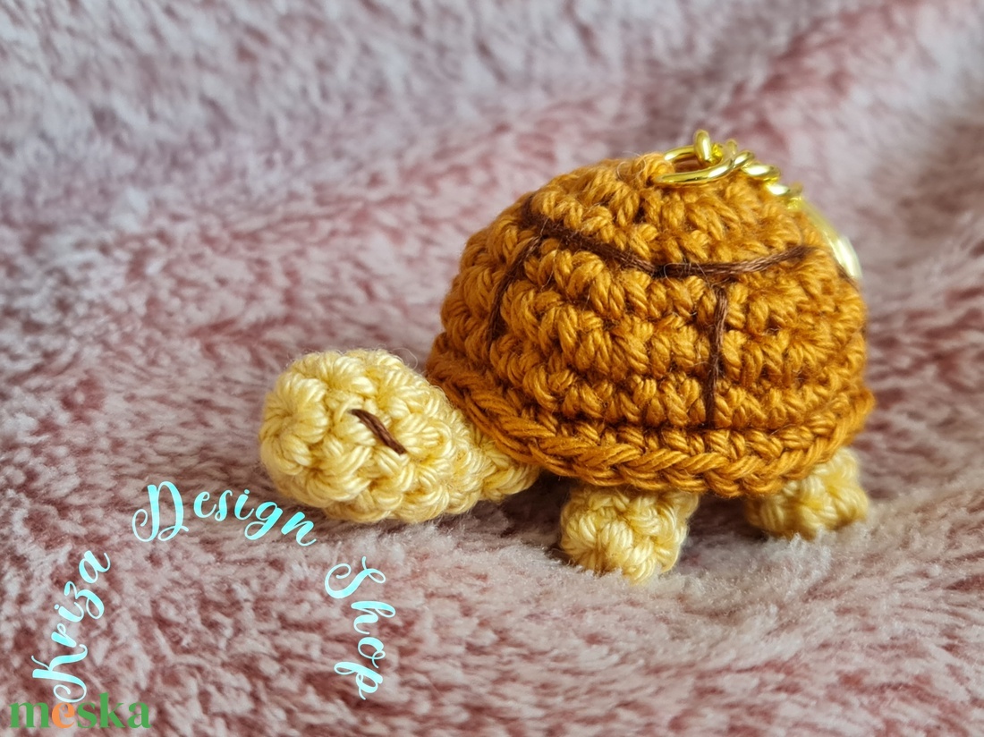 Kézműves horgolt kabalafigurás kulcstartó - Mini teknős (Anna) - játék & sport - plüssállat & játékfigura - más figura - Meska.hu Kézműves horgolt kabalafigurás kulcstartó - Mini teknős (Anna) - játék & sport - plüssállat & játékfigura - más figura - Meska.hu