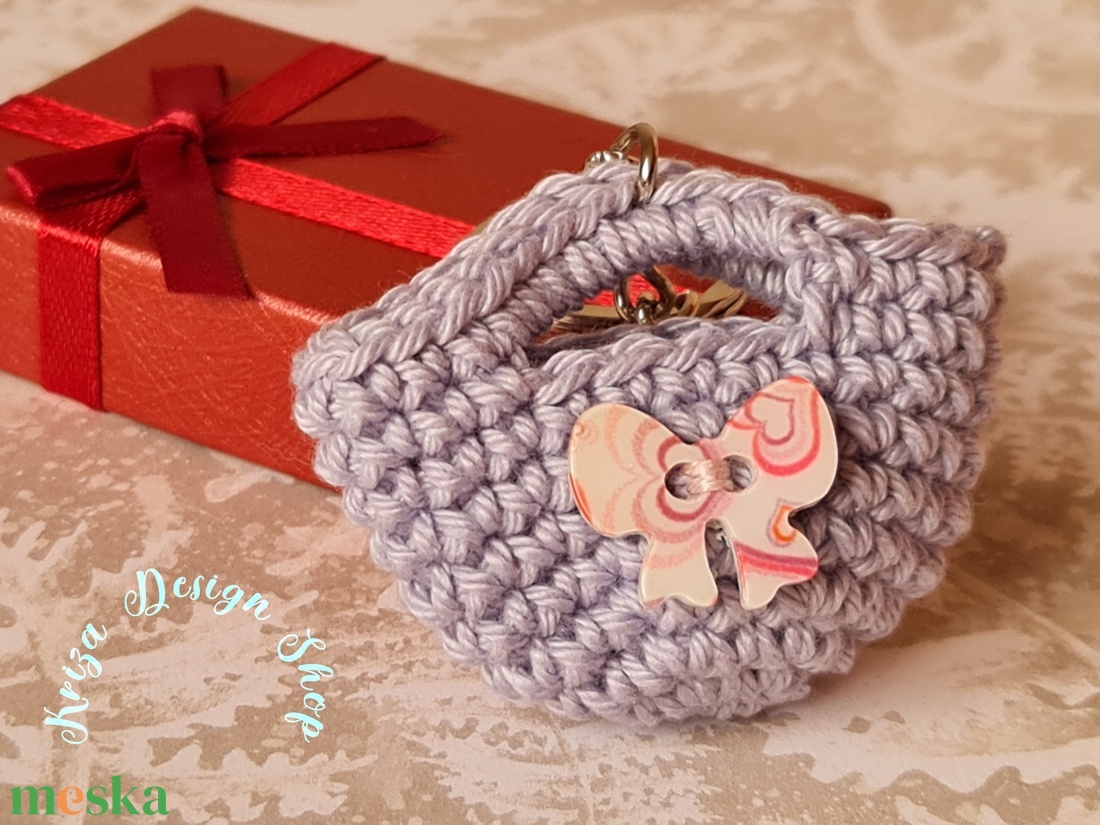 Kézműves horgolt  kulcstartó - Shopping bag (Masnis dekorációval)  - játék & sport - plüssállat & játékfigura - más figura - Meska.hu