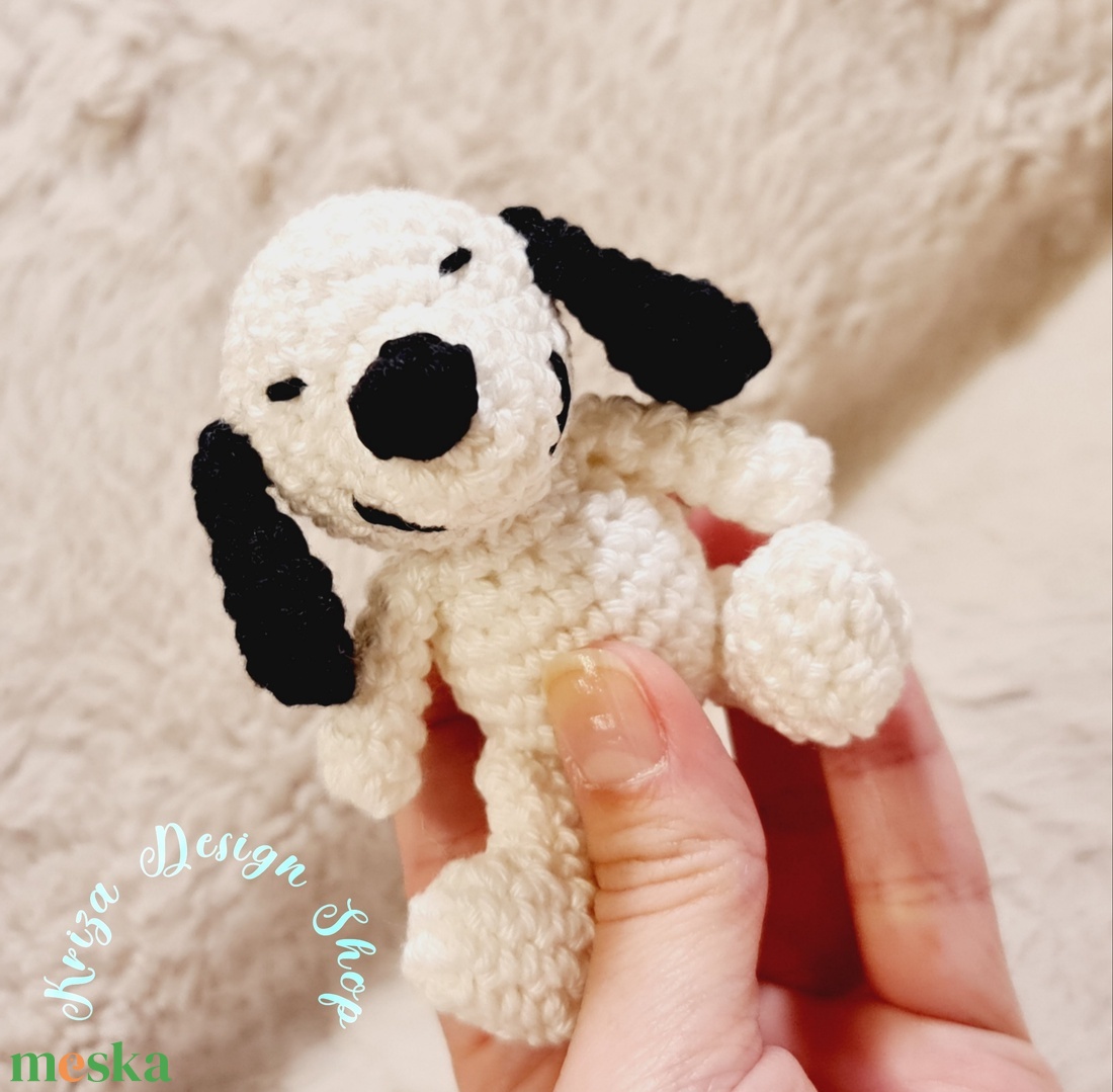 Kézműves horgolt kabalafigurás kulcstartó - Mini snoopy - játék & sport - plüssállat & játékfigura - kutya - Meska.hu